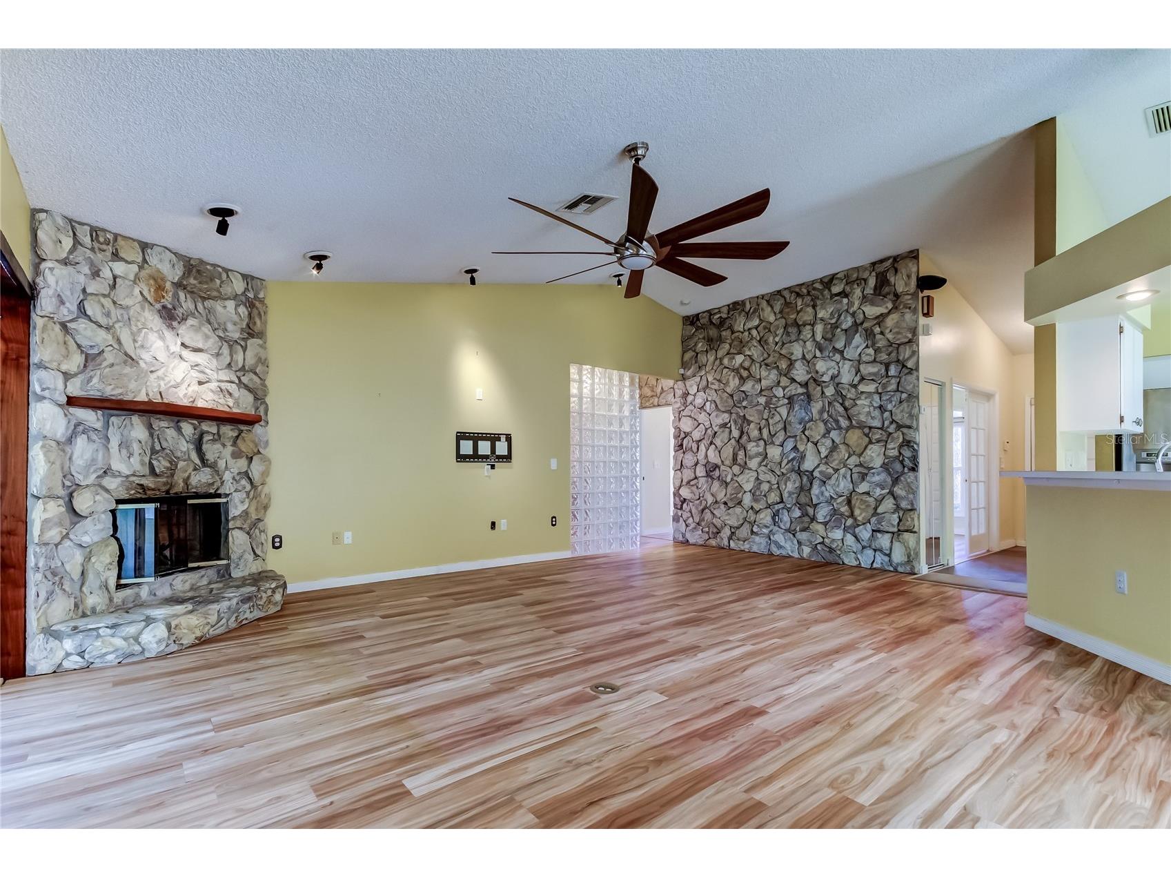 1795 Bayhill Drive Oldsmar FL 34677 TB8476650 image11
