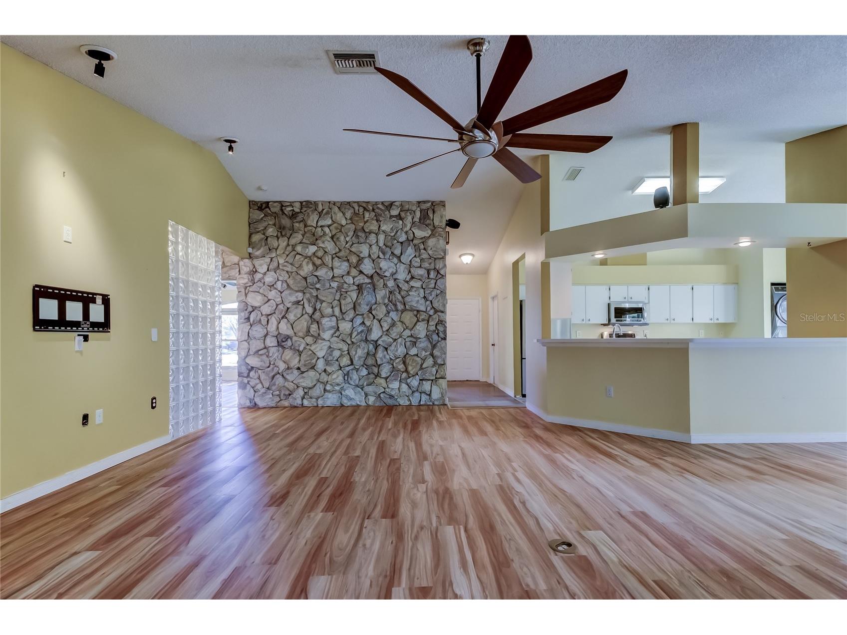 1795 Bayhill Drive Oldsmar FL 34677 TB8476650 image5