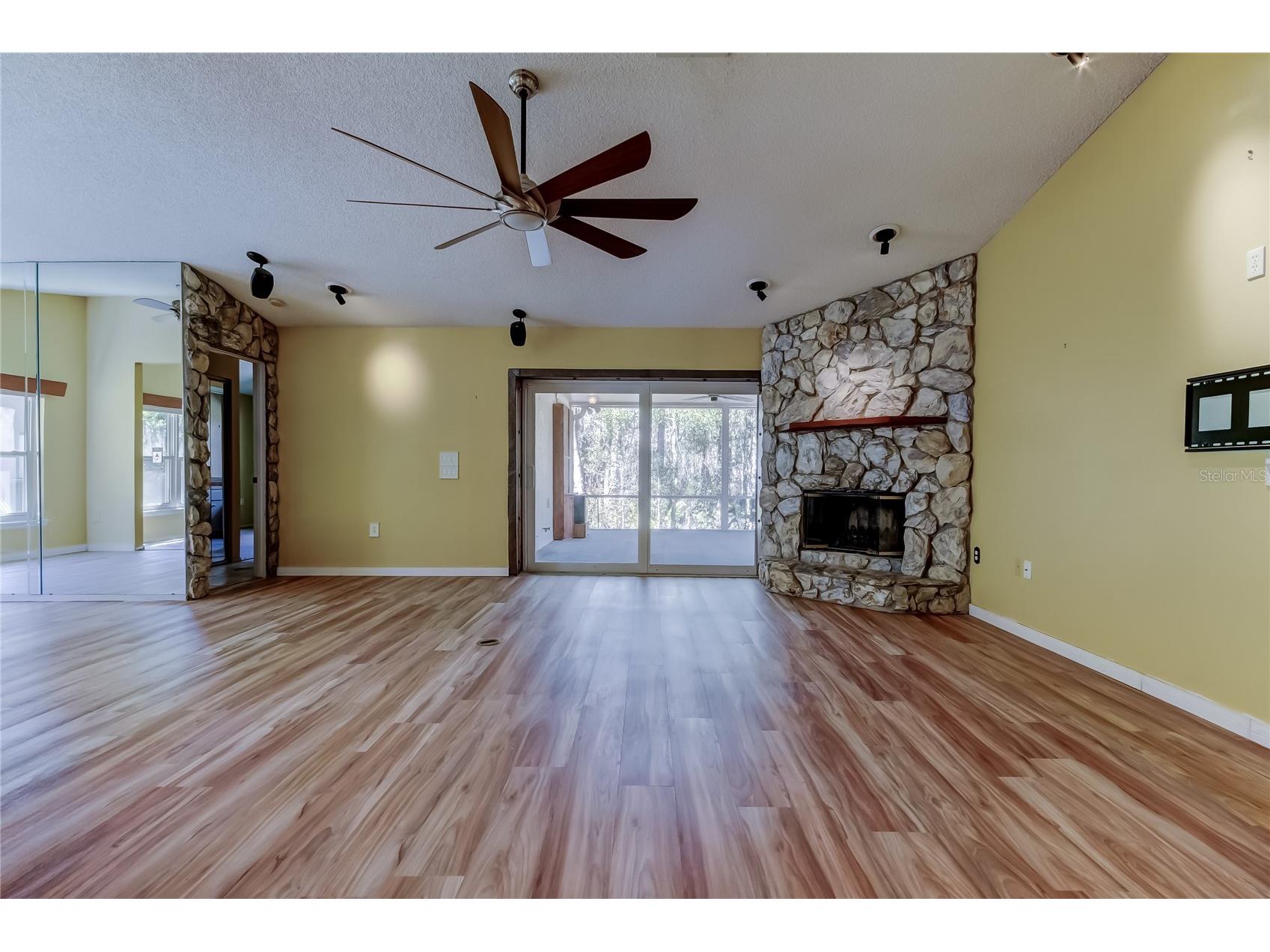1795 Bayhill Drive Oldsmar FL 34677 TB8476650 image9