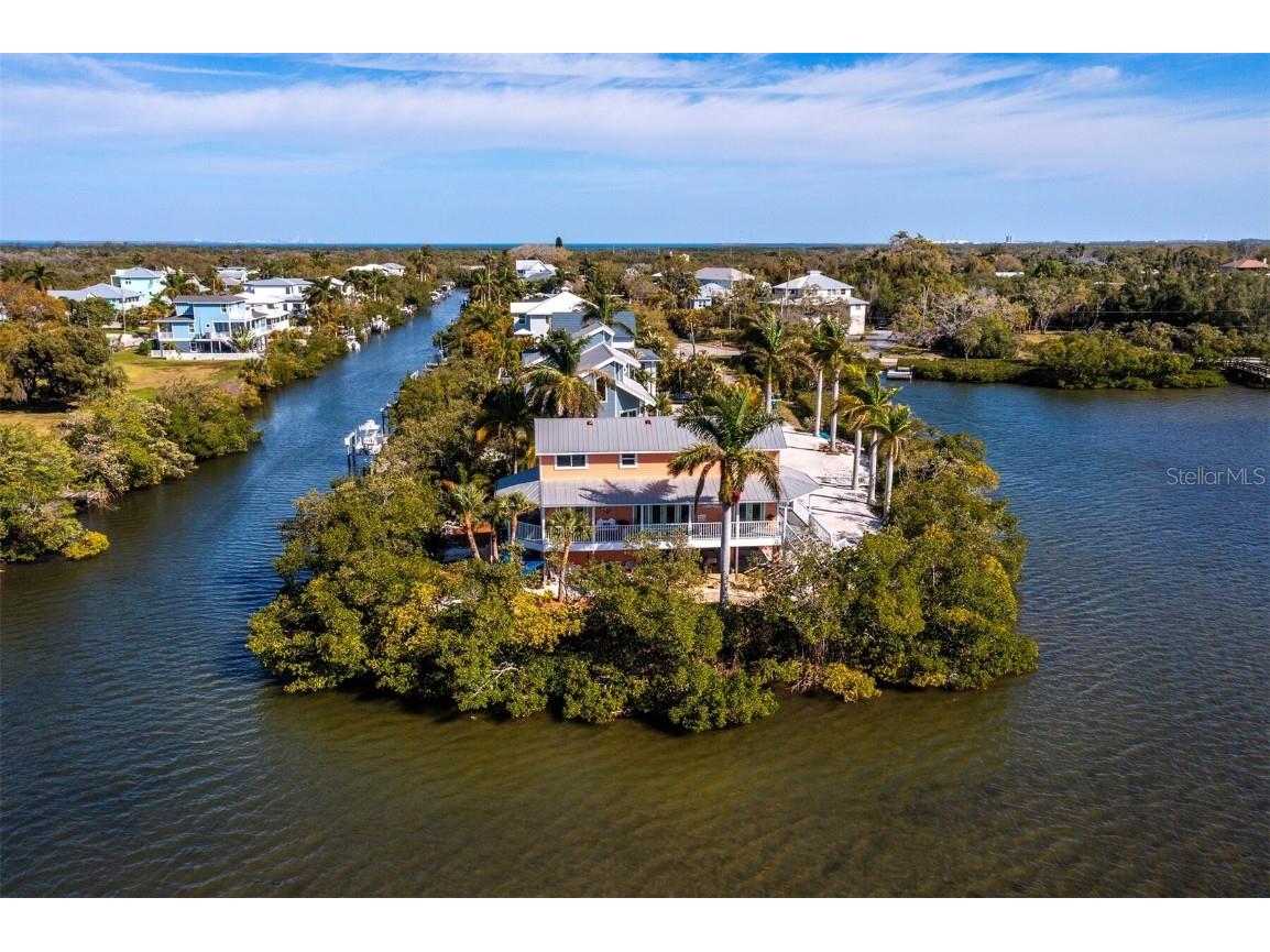 1795 Bayshore Drive Terra Ceia FL 34250 - TILLETTE BAYOU T3509009 image1