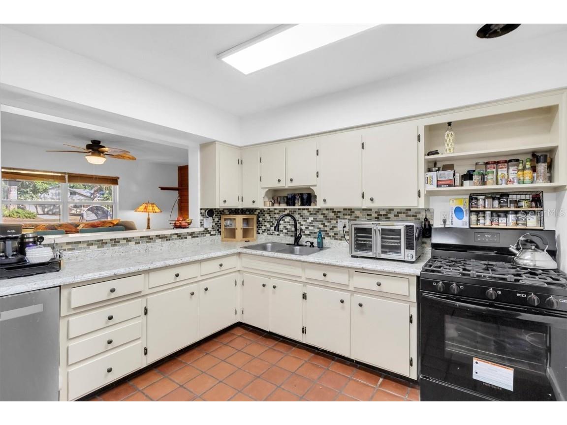 1797 Rainbow Boulevard Clearwater FL 33760 TB8449486 image12