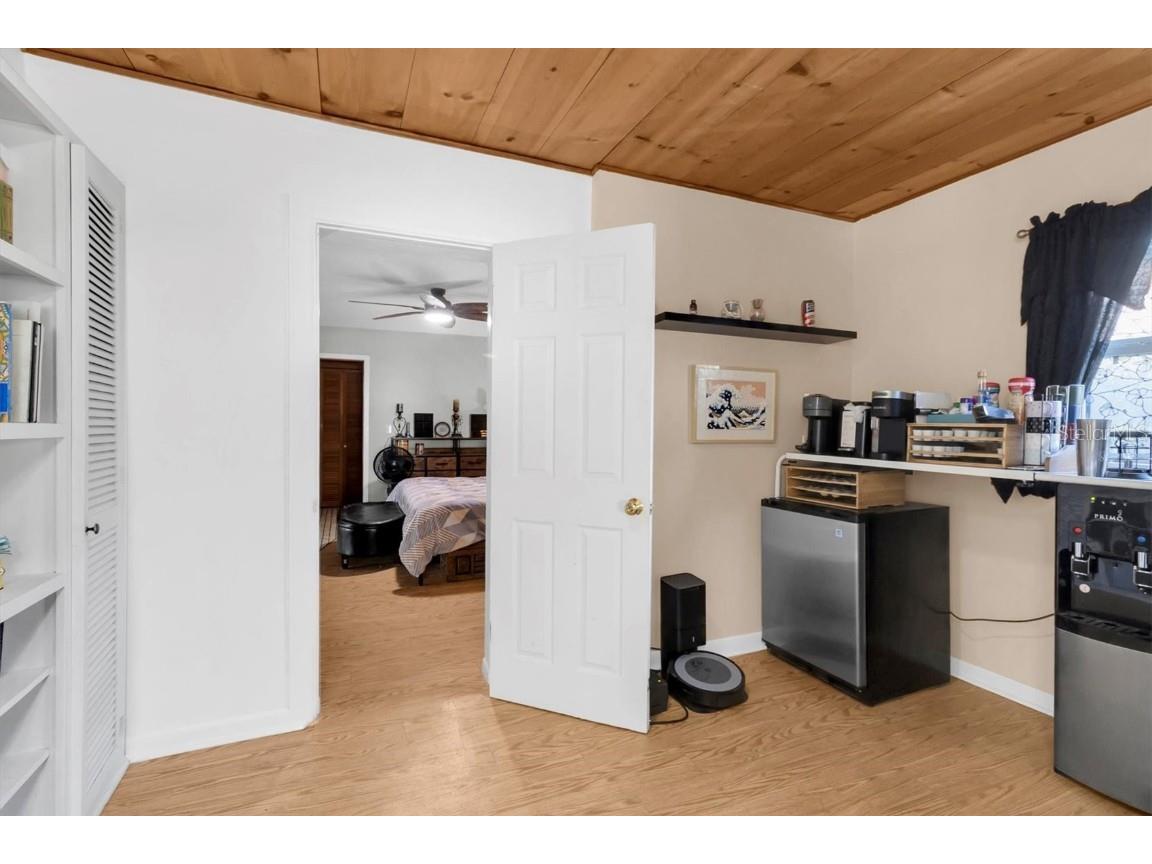 1797 Rainbow Boulevard Clearwater FL 33760 TB8449486 image25