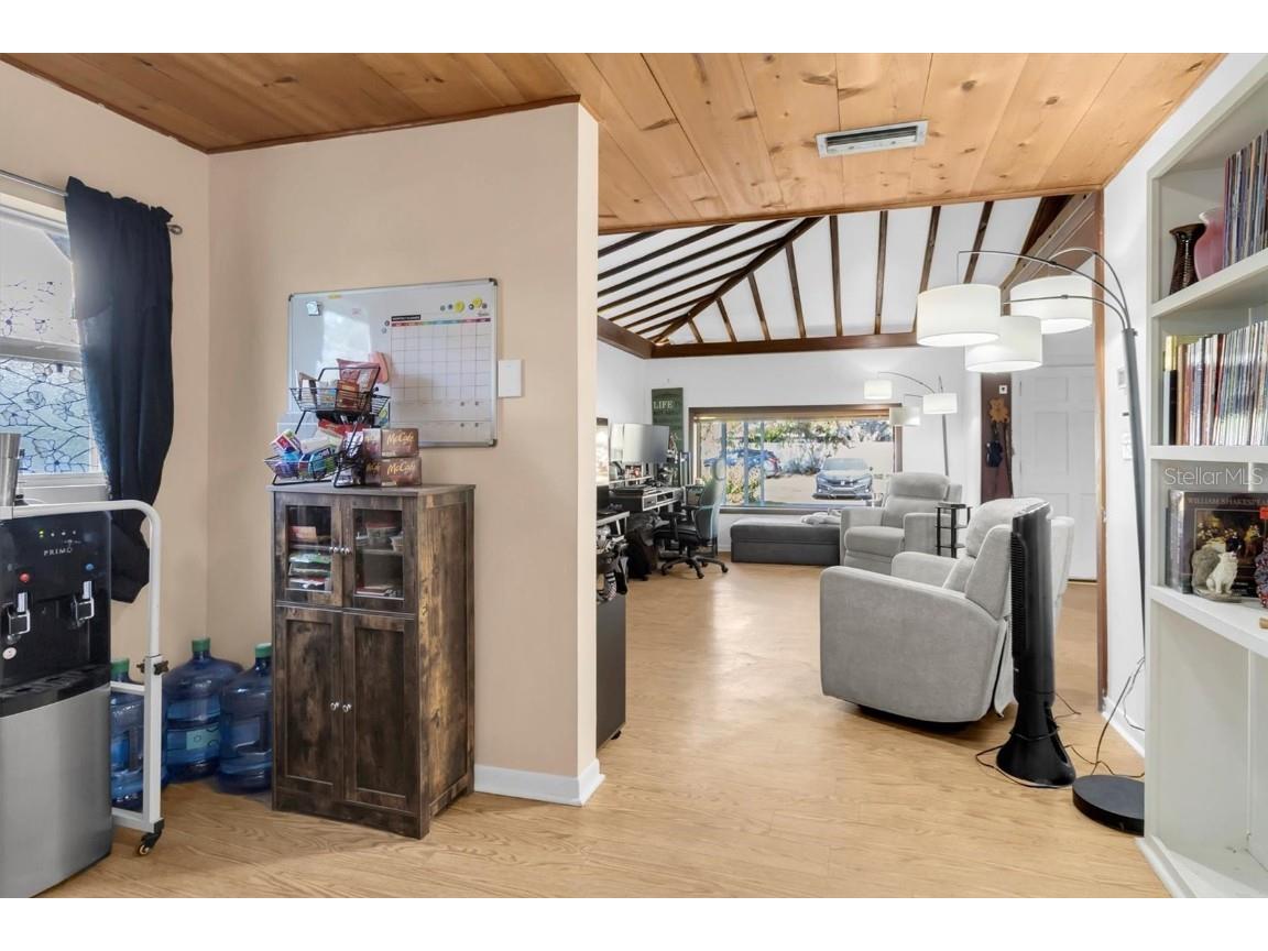 1797 Rainbow Boulevard Clearwater FL 33760 TB8449486 image26