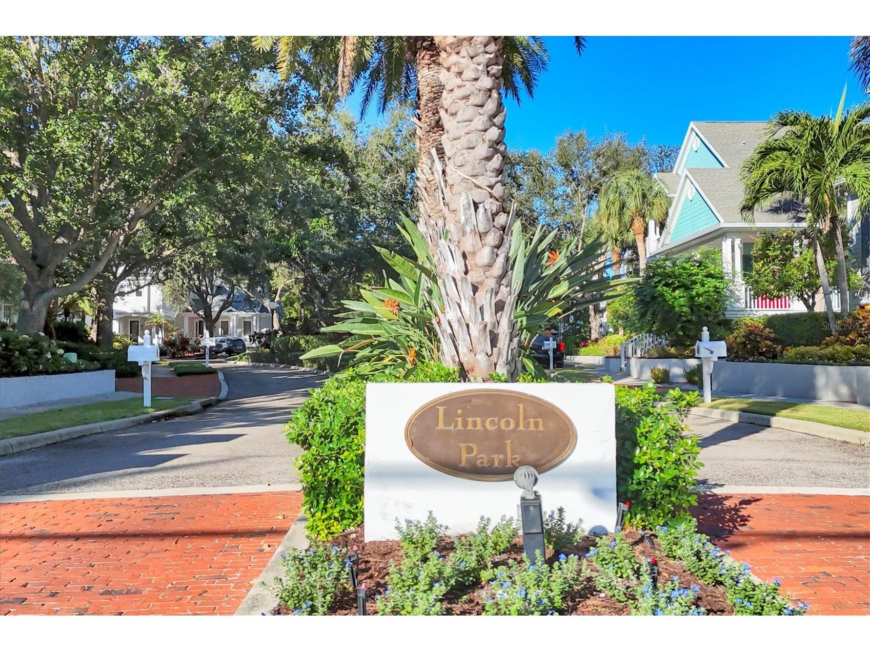 1798 Lincoln Park Circle Sarasota FL 34236 - HUDSON BAYOU A4670050 image3