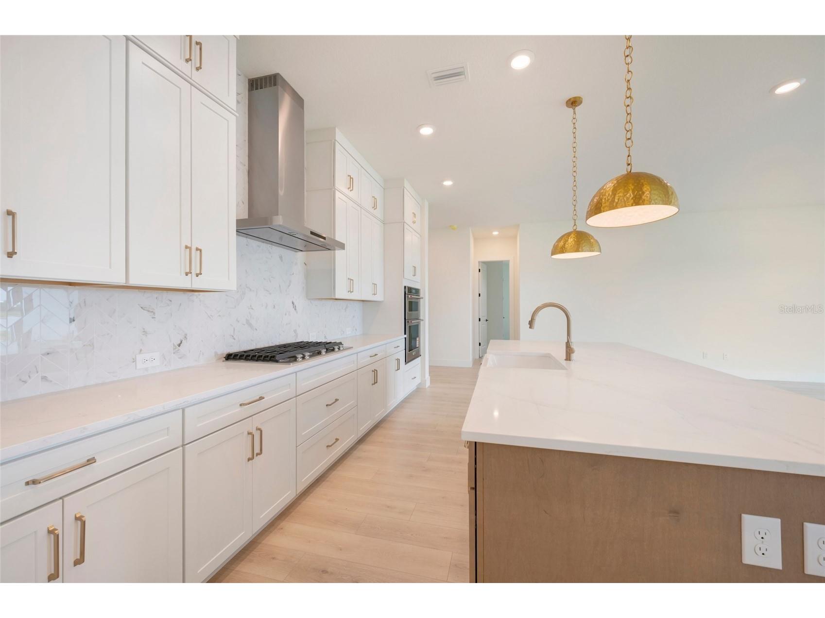 17988 Foxtail Loop Venice FL 34293 TB8478238 image4