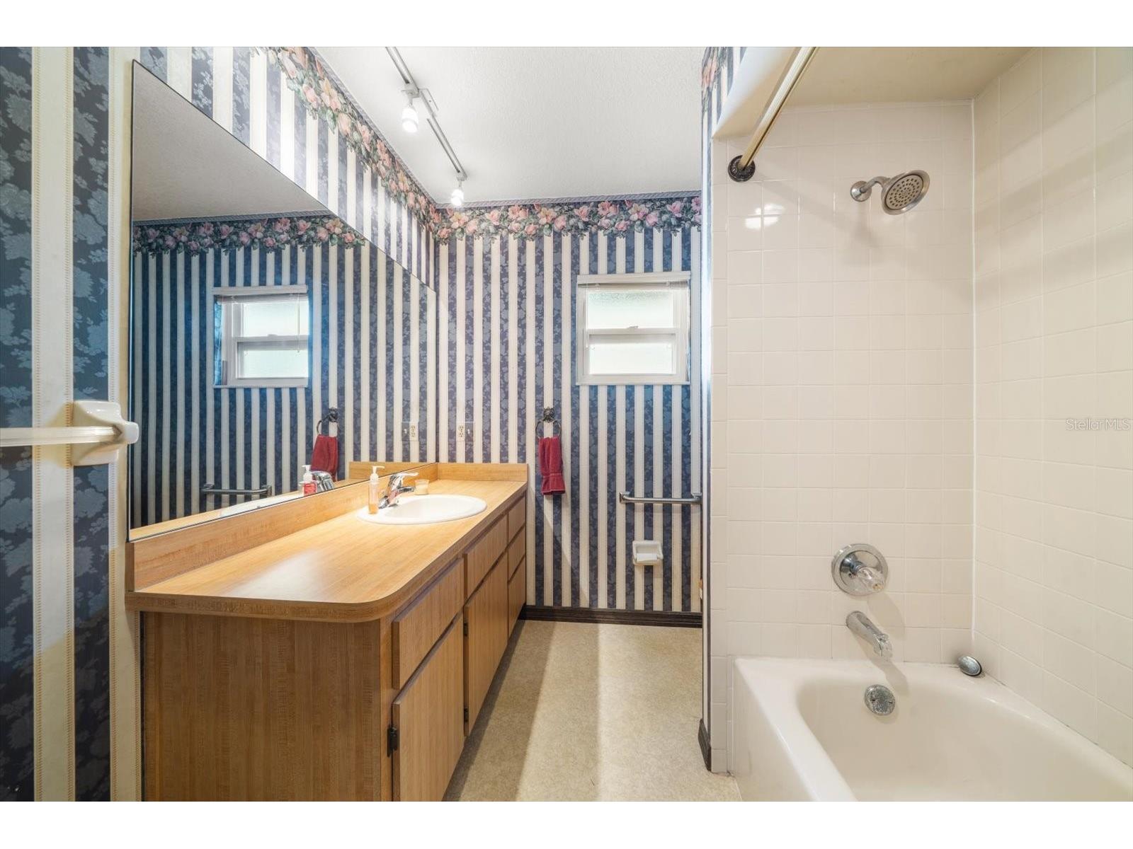 1799 Dixie Highway Tarpon Springs FL 34689 TB8474102 image35