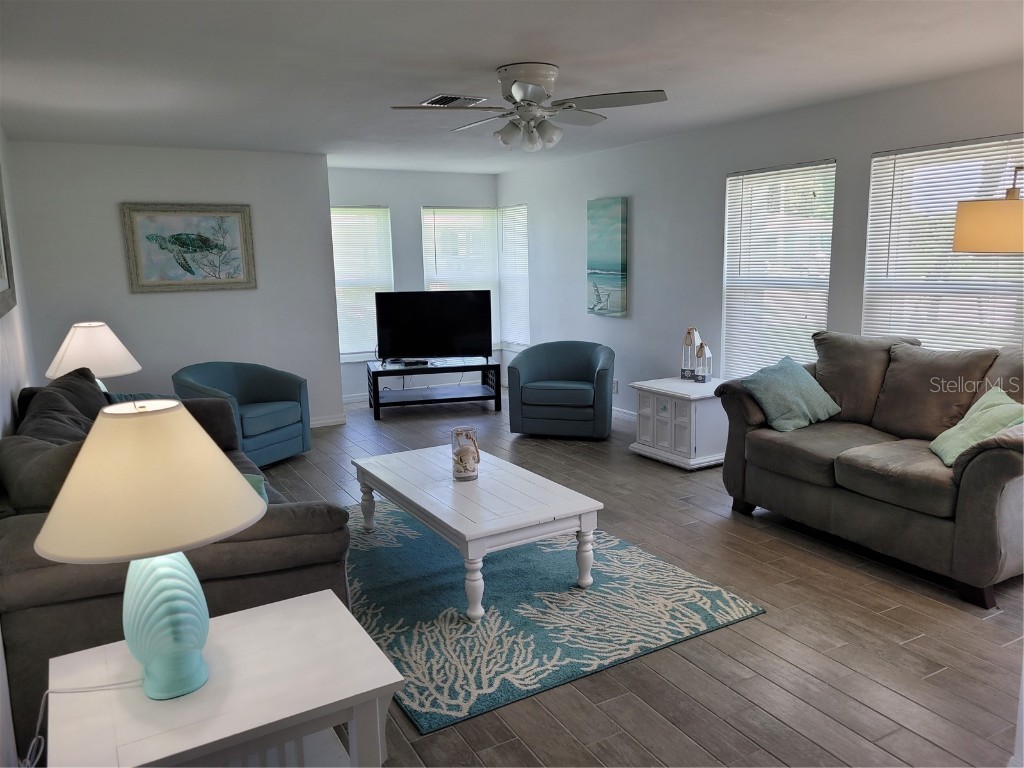 18 Golfview Court Rotonda West FL 33947 D6137945 image2