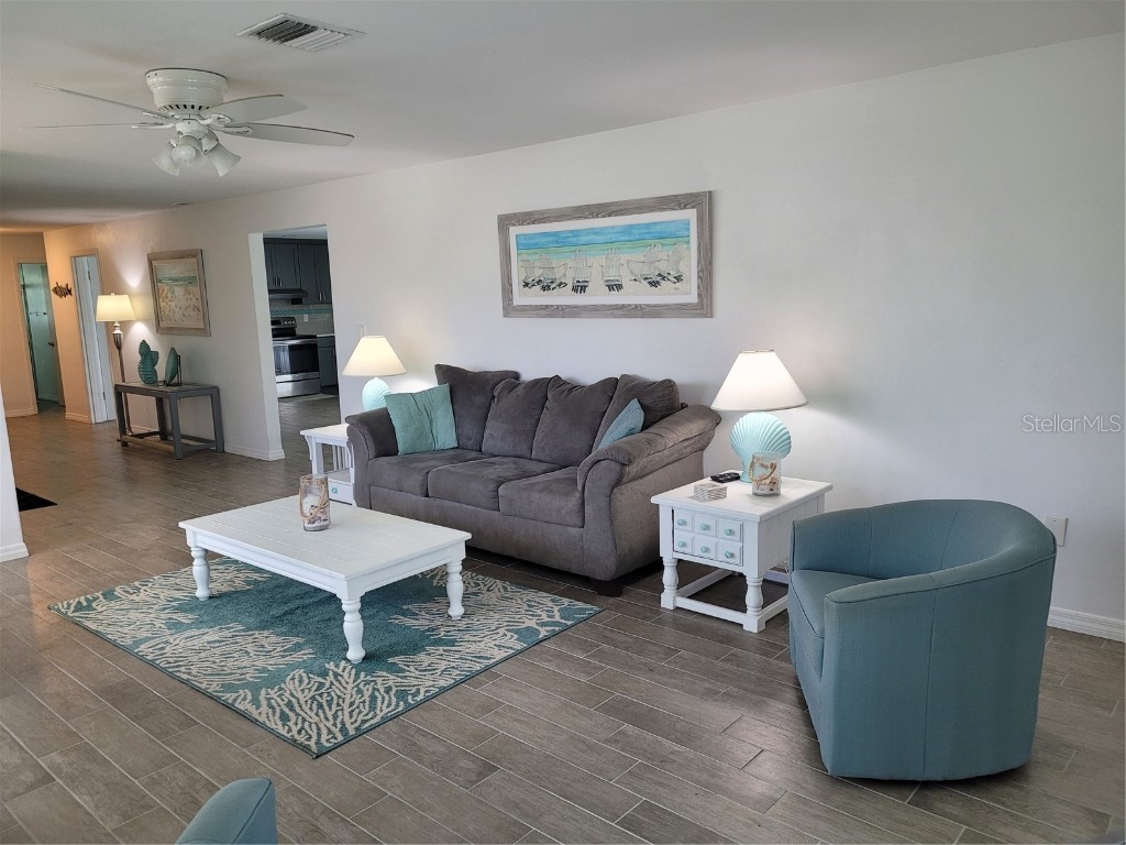 18 Golfview Court Rotonda West FL 33947 D6137945 image4