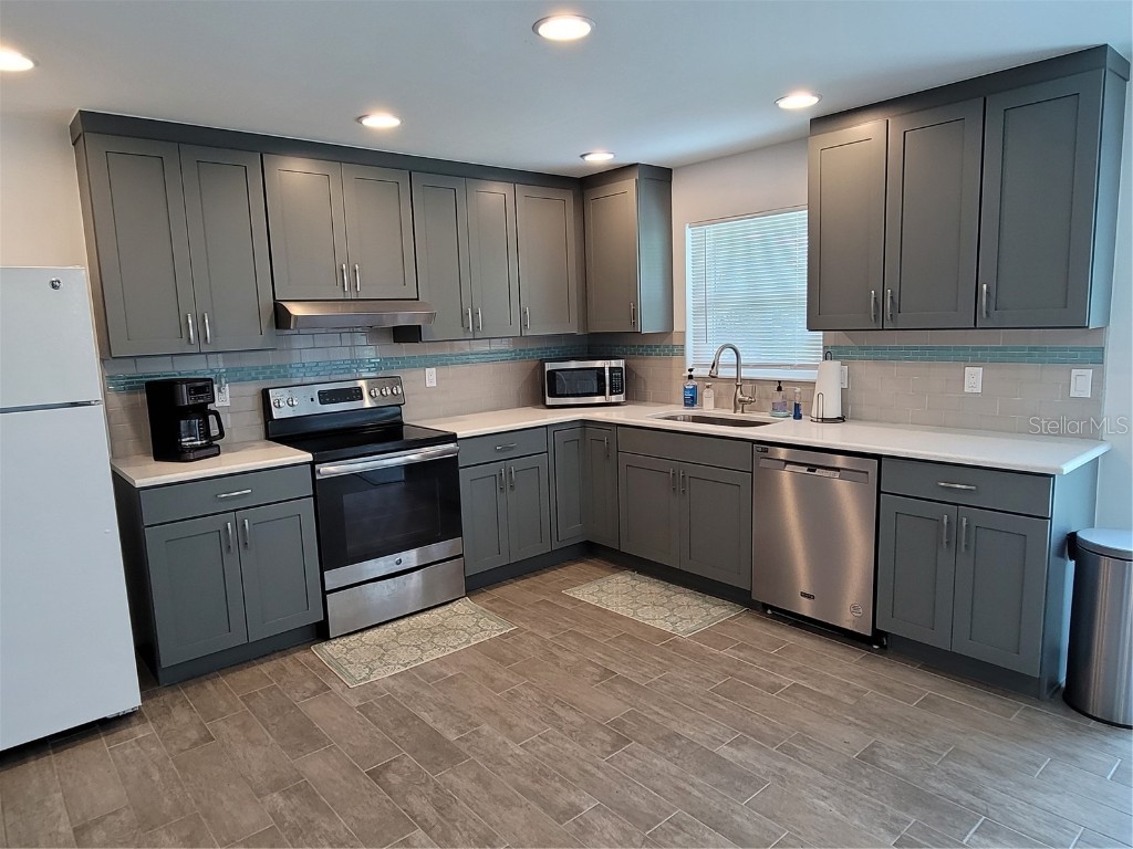 18 Golfview Court Rotonda West FL 33947 D6137945 image8