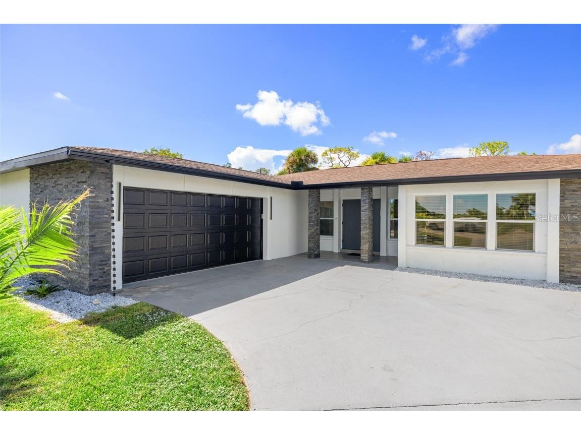 18 Oakland Hills Place Rotonda West FL 33947 A4662027 image1