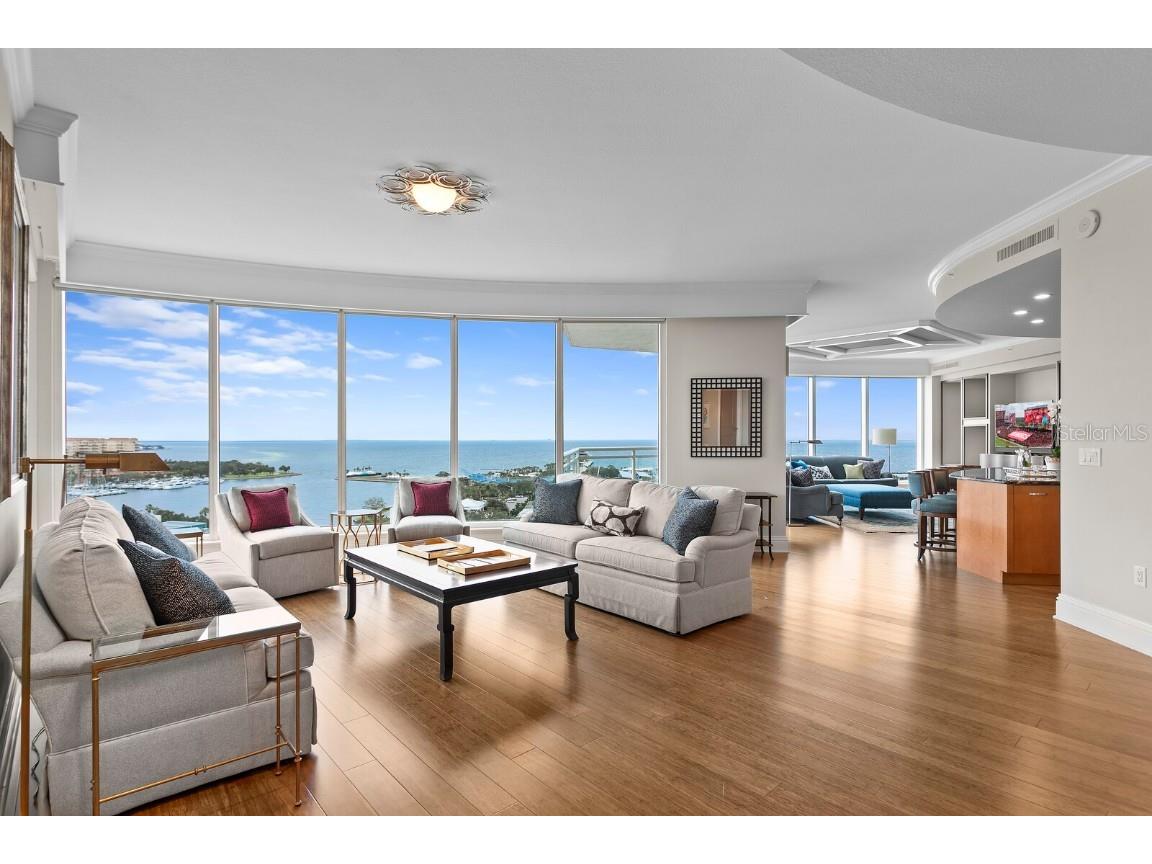 180 Beach Drive NE #1401 Saint Petersburg FL 33701 - TAMPA BAY U8225399 image1