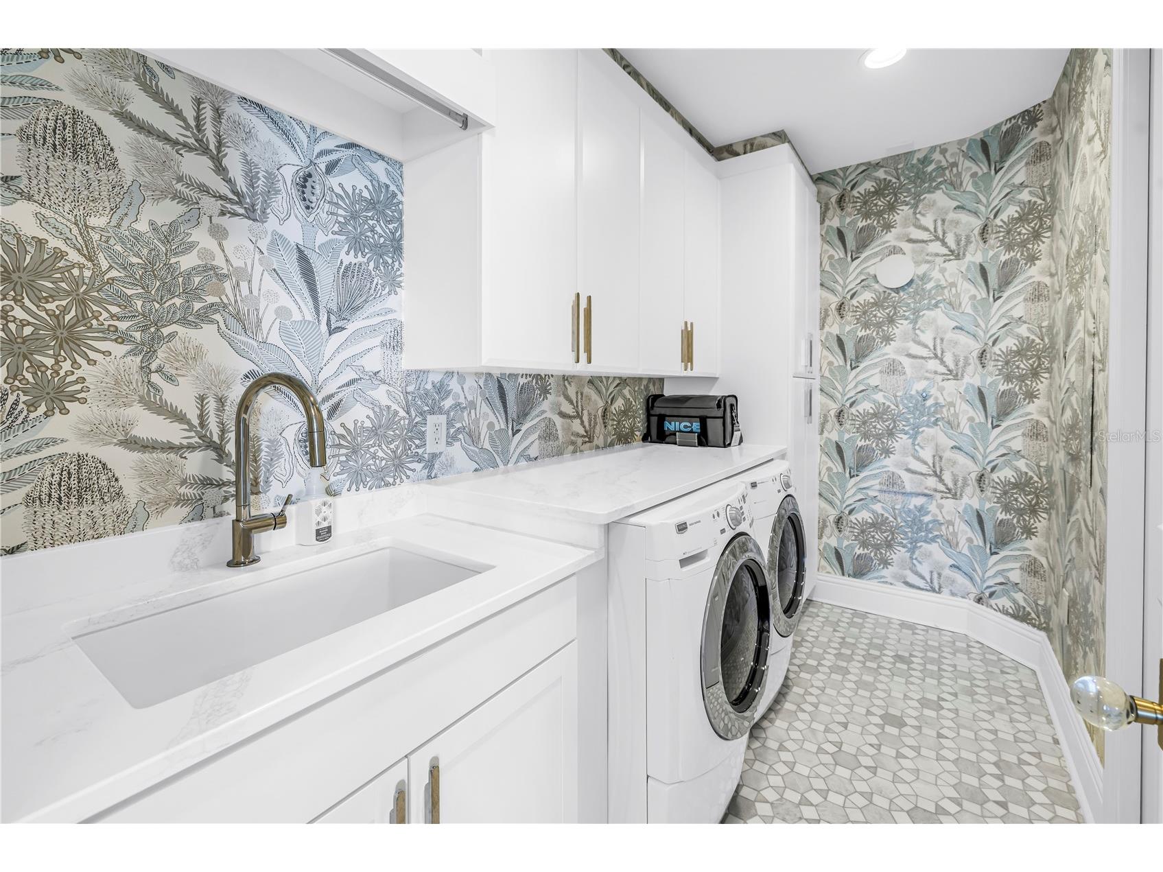 180 Beach Drive NE #1401 Saint Petersburg FL 33701 TB8487087 image30