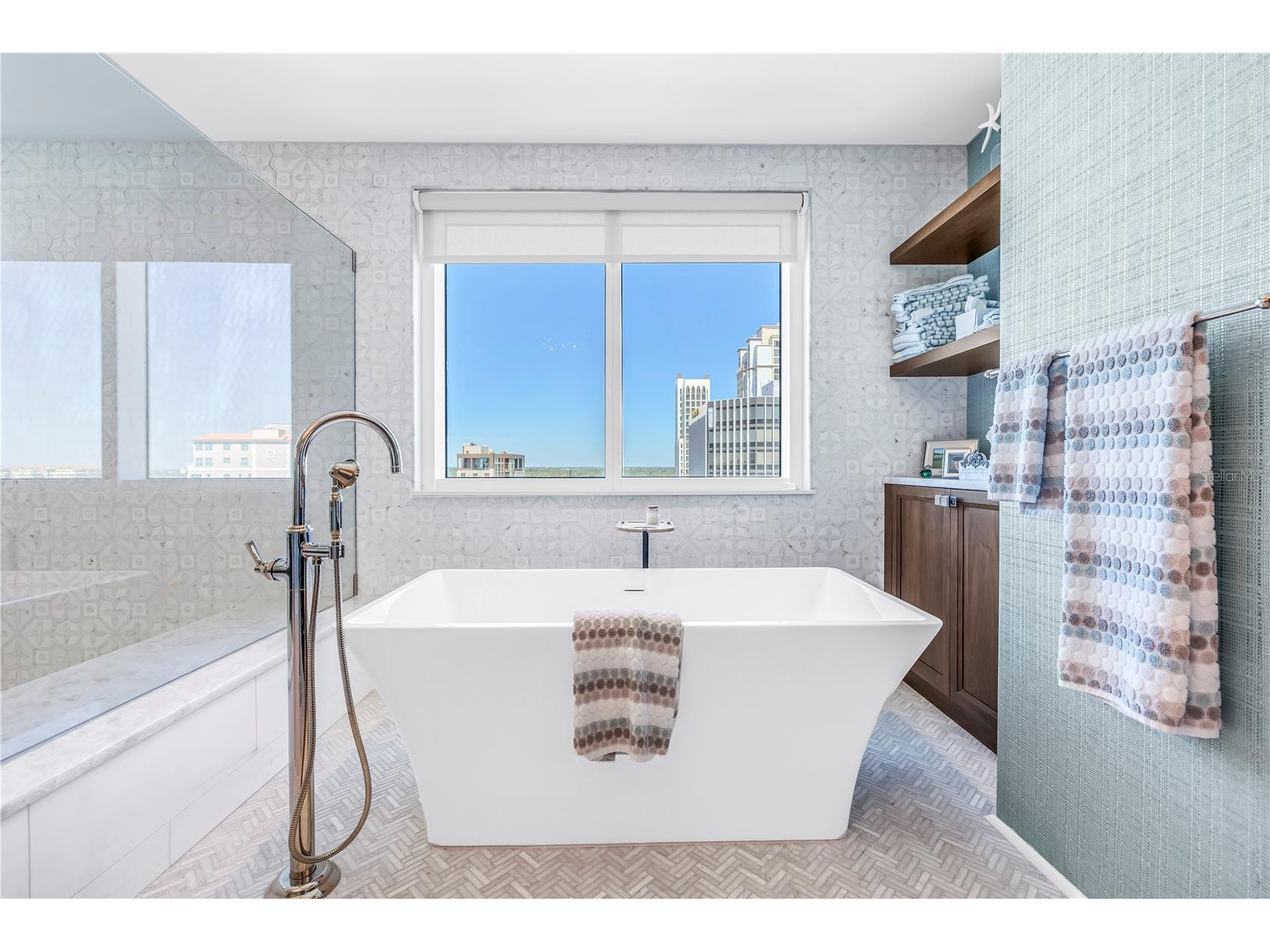 180 Beach Drive NE #1401 Saint Petersburg FL 33701 TB8487087 image44