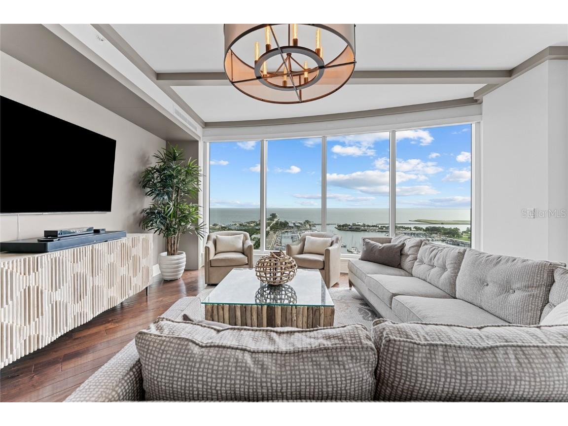 180 Beach Drive NE #1602 Saint Petersburg FL 33701 - TAMPA BAY U8225487 image1
