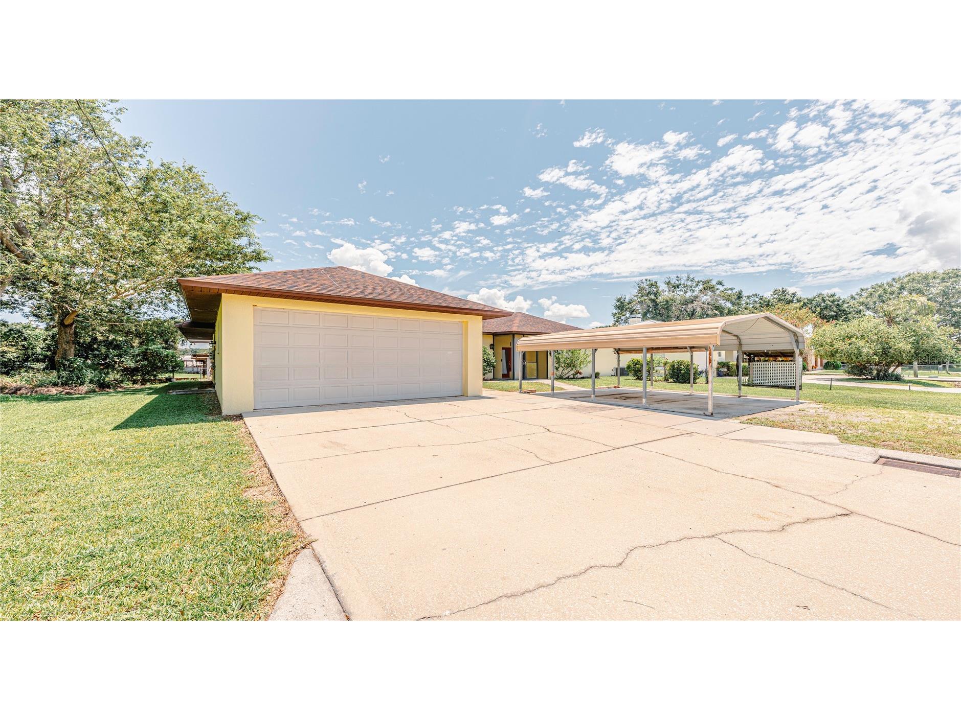 180 Lakeview Drive Haines City FL 33844 - LAKE HATCHINEHA L4947376 image1