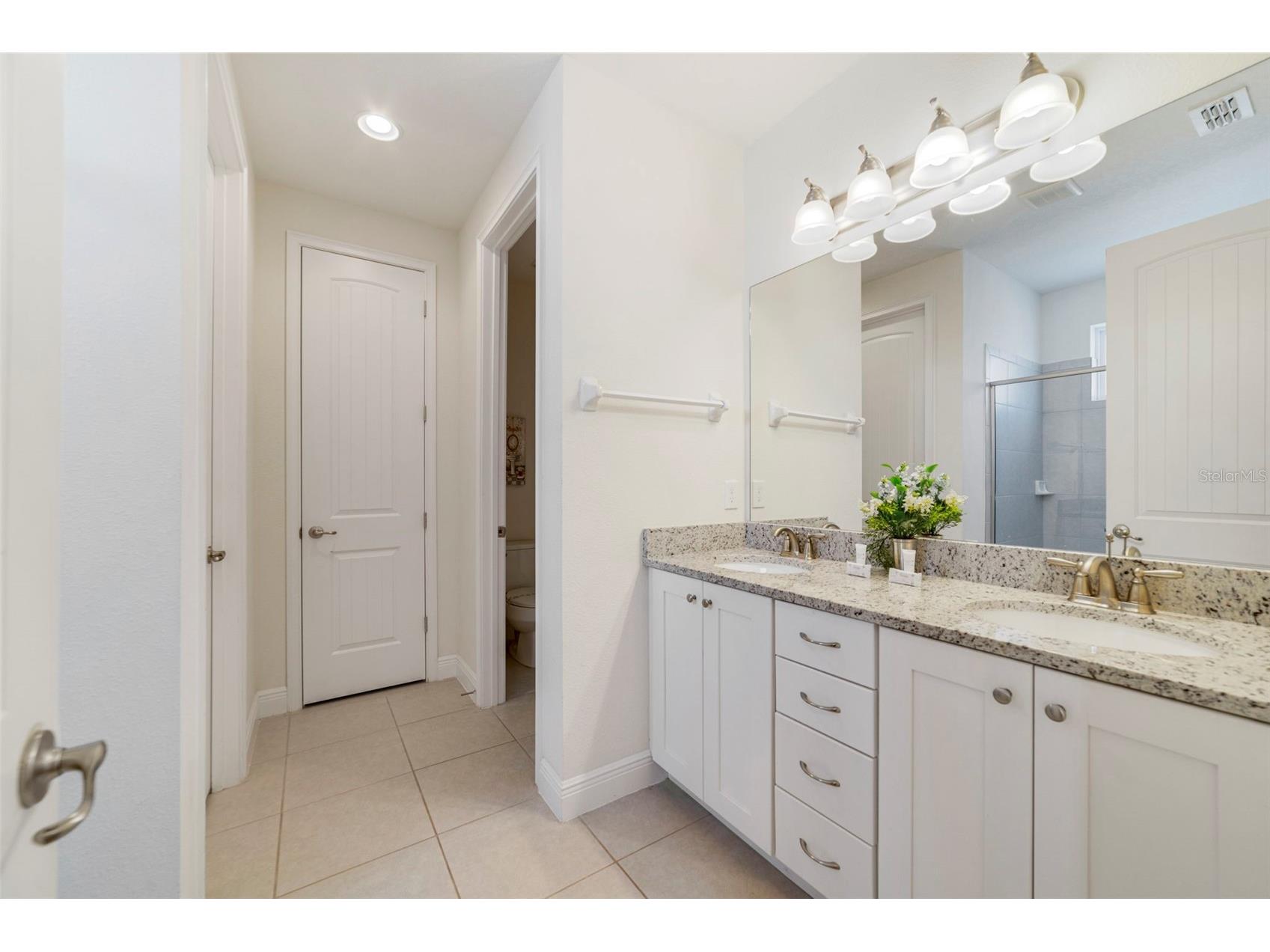 180 Minton Loop Kissimmee FL 34747 O6379374 image40