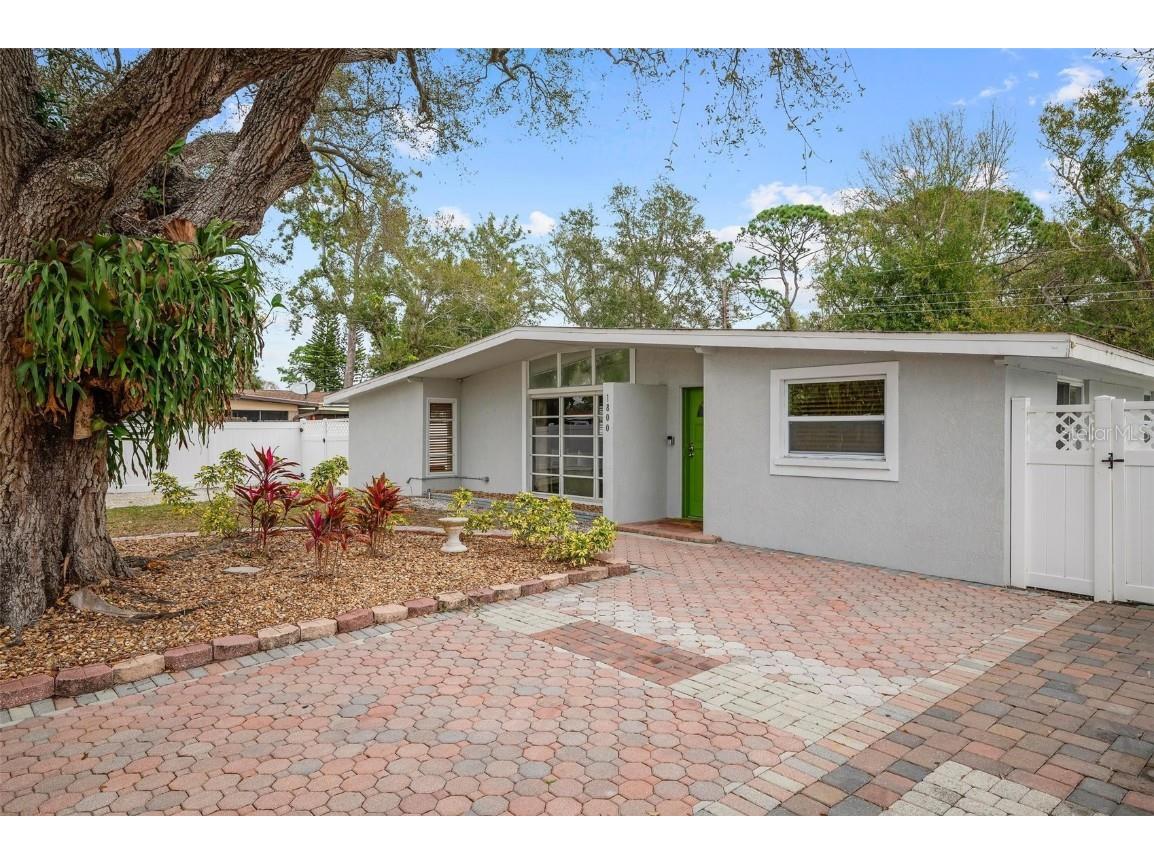 1800 Barstow Place Sarasota FL 34235 T3500200 image1