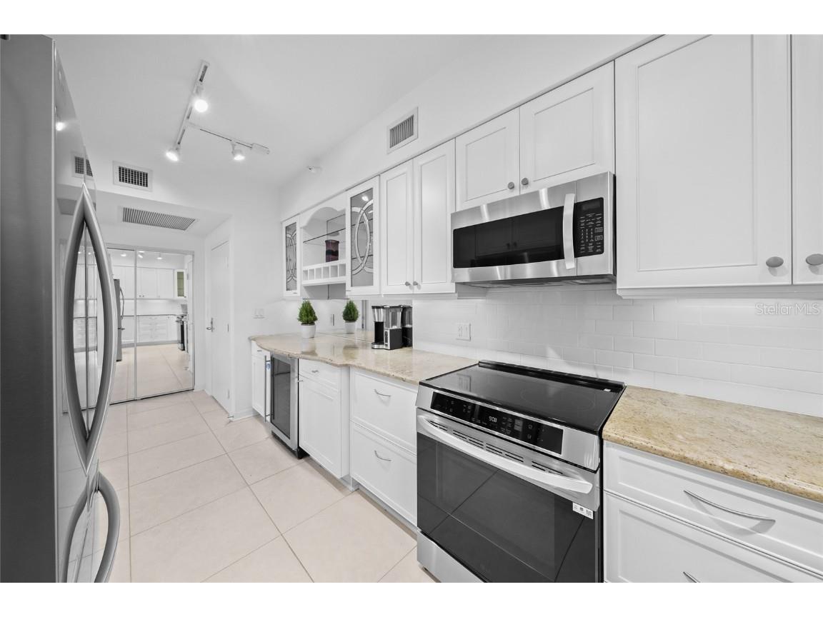 1800 Benjamin Franklin Drive #A1003 Sarasota FL 34236 A4673278 image10