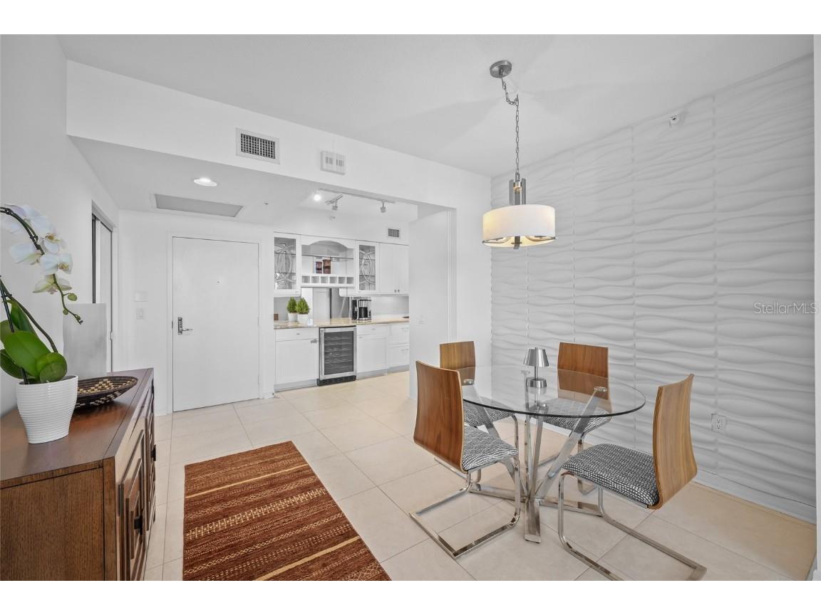 1800 Benjamin Franklin Drive #A1003 Sarasota FL 34236 A4673278 image4