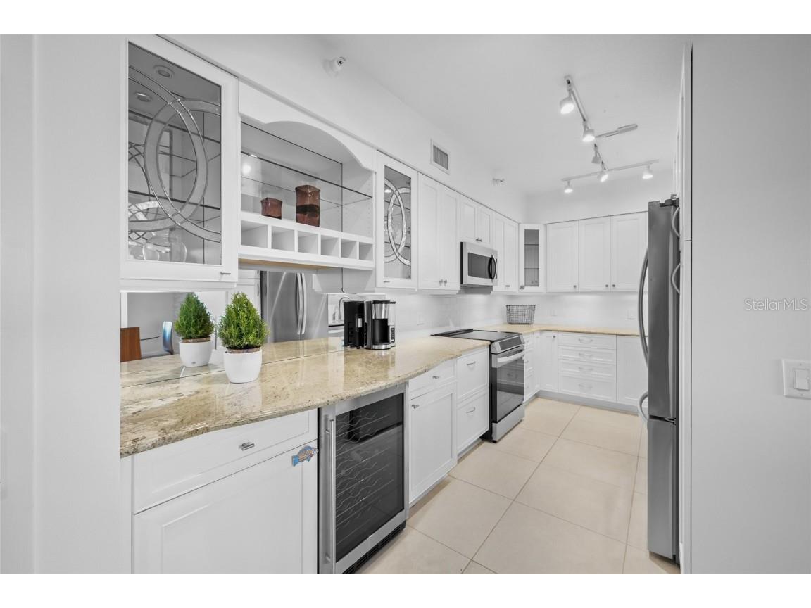 1800 Benjamin Franklin Drive #A1003 Sarasota FL 34236 A4673278 image6