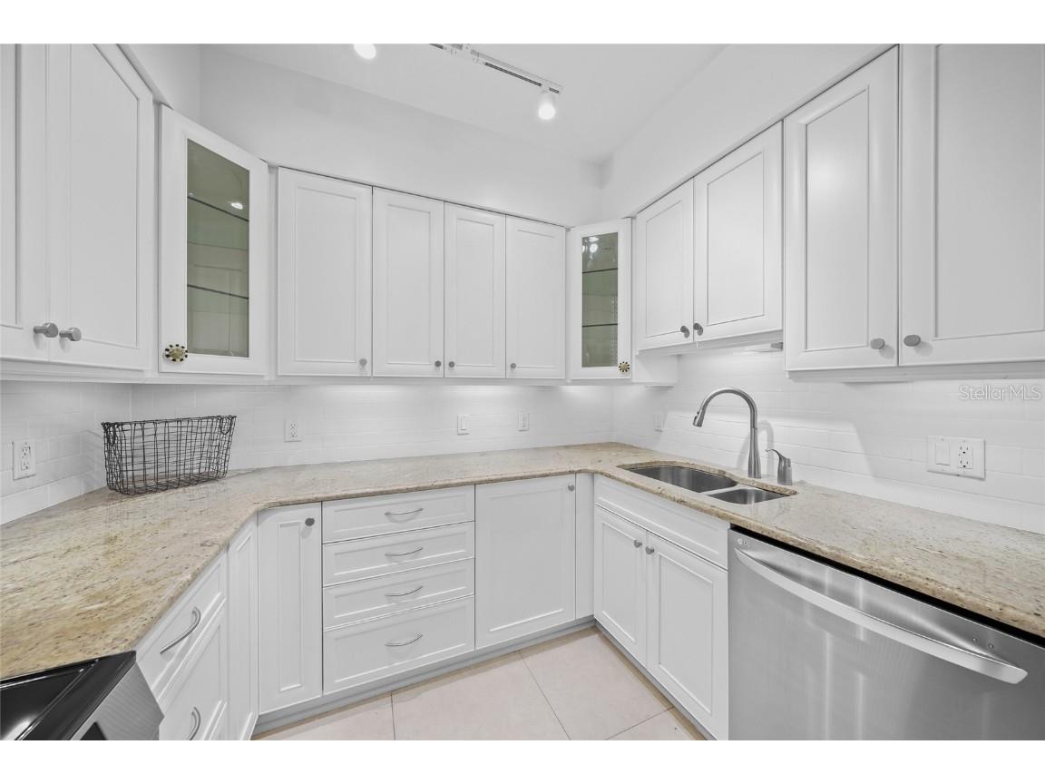 1800 Benjamin Franklin Drive #A1003 Sarasota FL 34236 A4673278 image9