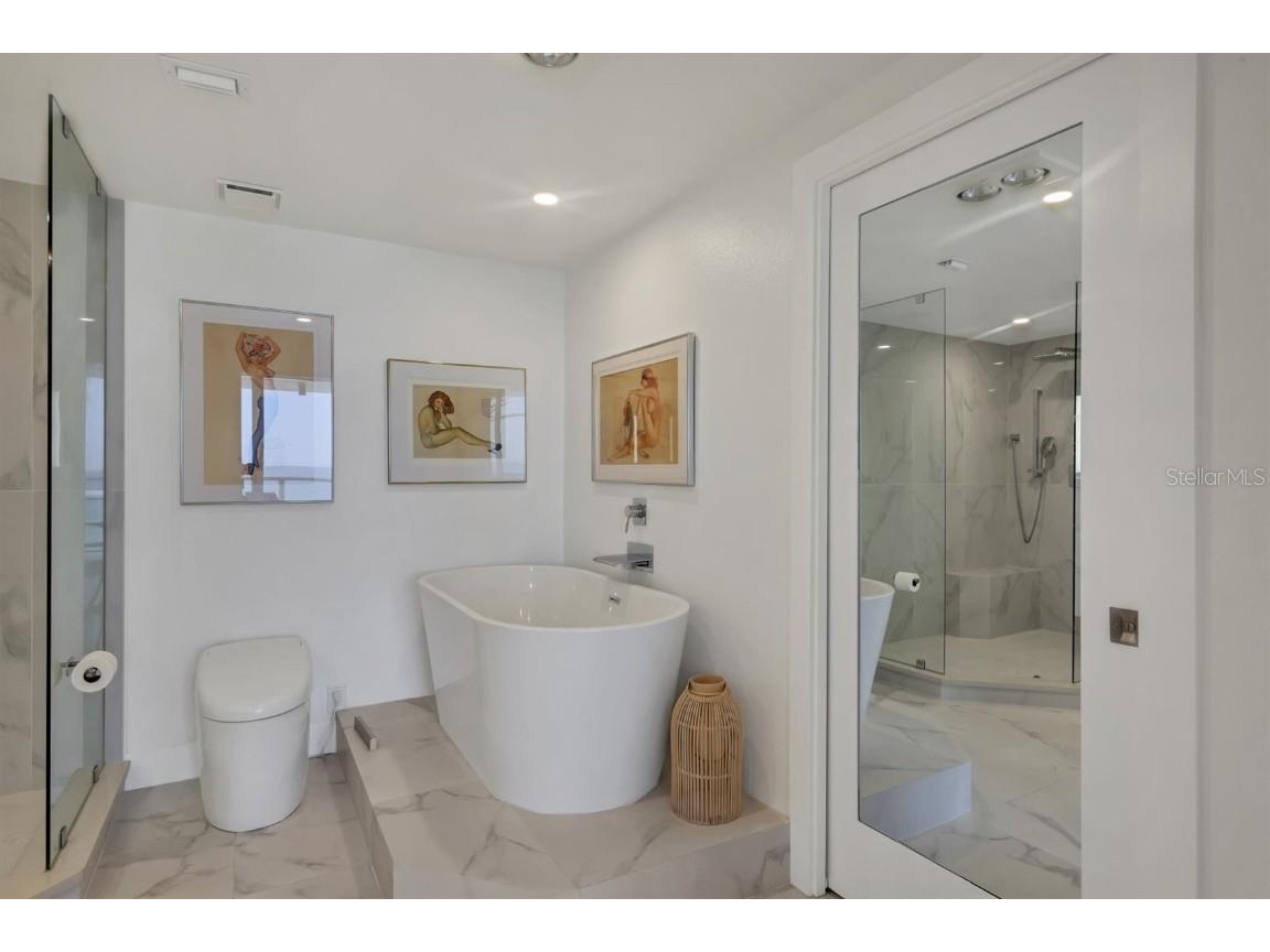 1800 Benjamin Franklin Drive #A205 Sarasota FL 34236 A4673088 image21