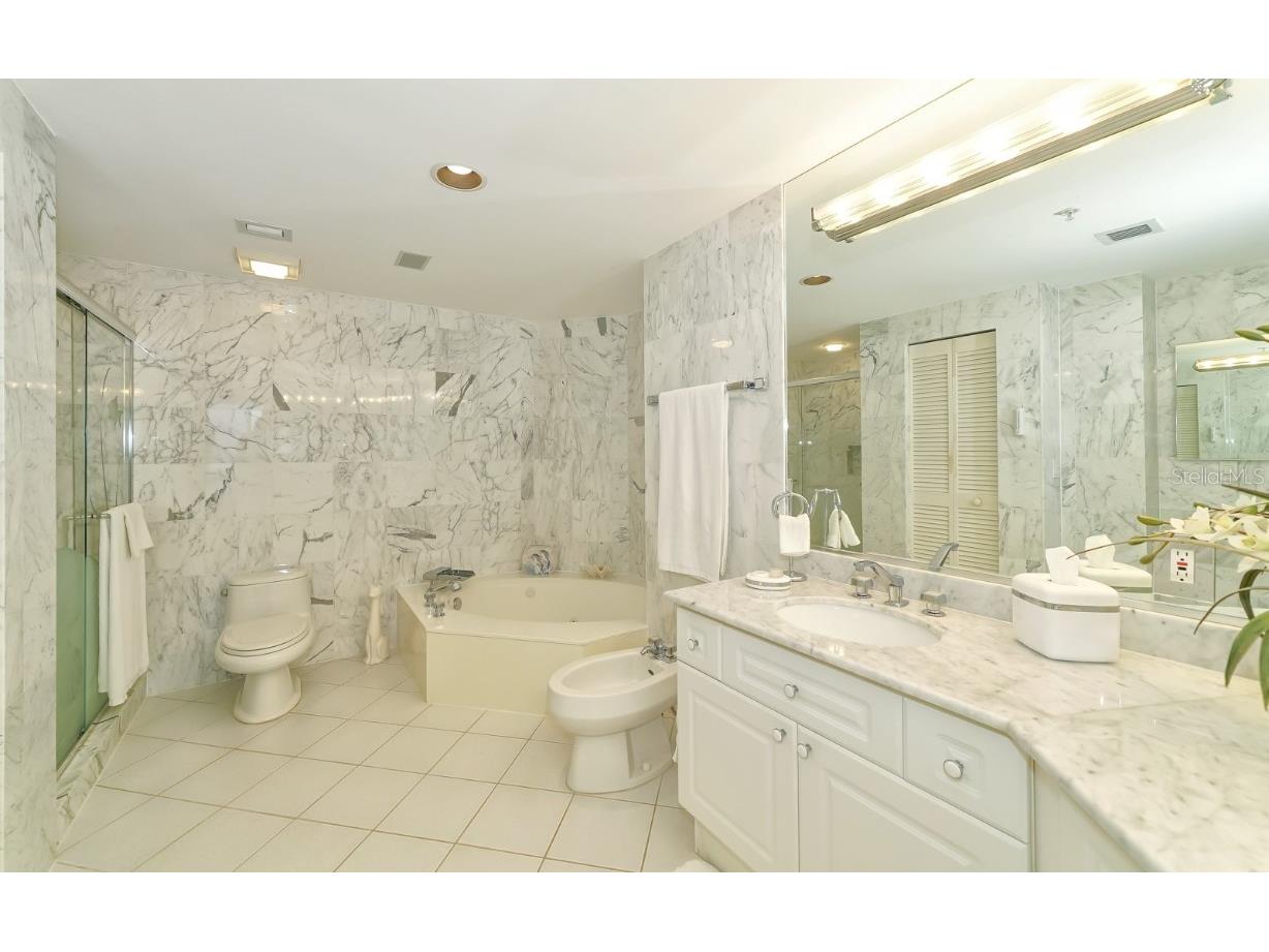 1800 Benjamin Franklin Drive #A901 Sarasota FL 34236 - GULF OF MEXICO A4631045 image27