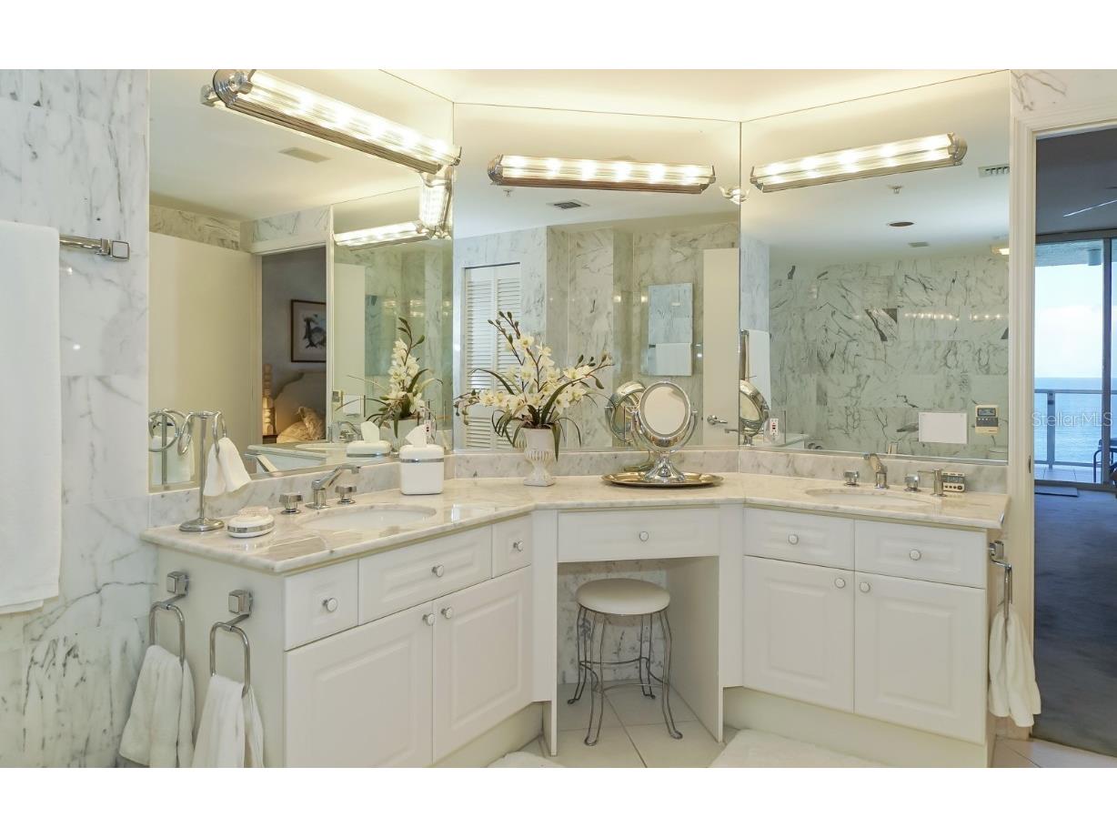 1800 Benjamin Franklin Drive #A901 Sarasota FL 34236 - GULF OF MEXICO A4631045 image28