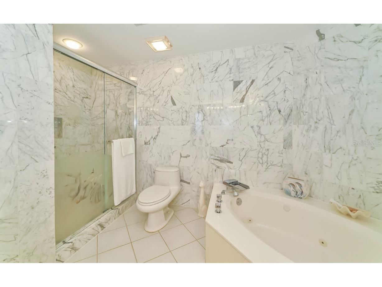 1800 Benjamin Franklin Drive #A901 Sarasota FL 34236 - GULF OF MEXICO A4631045 image29