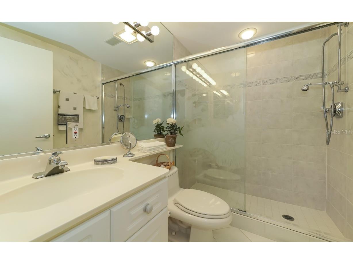 1800 Benjamin Franklin Drive #A901 Sarasota FL 34236 - GULF OF MEXICO A4631045 image32