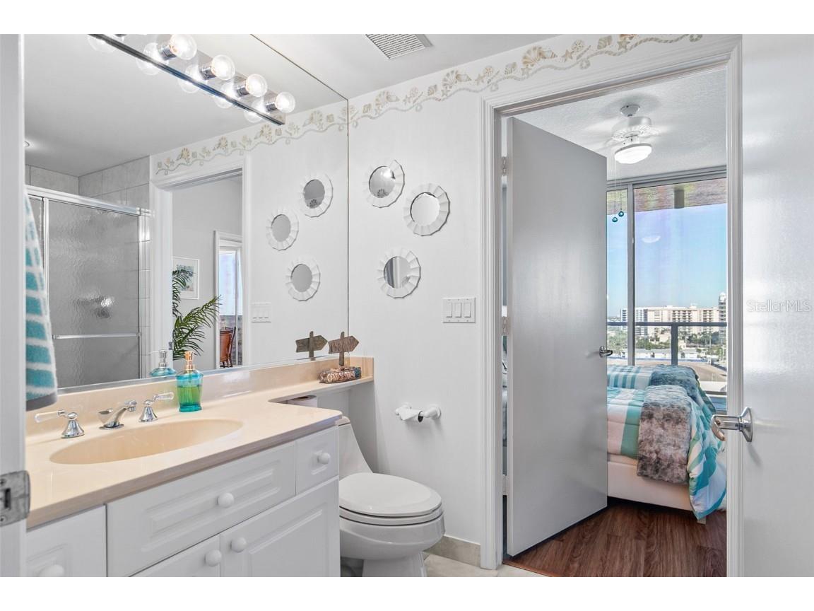 1800 Benjamin Franklin Drive #B1007 Sarasota FL 34236 - GULF OF AMERICA A4674505 image13