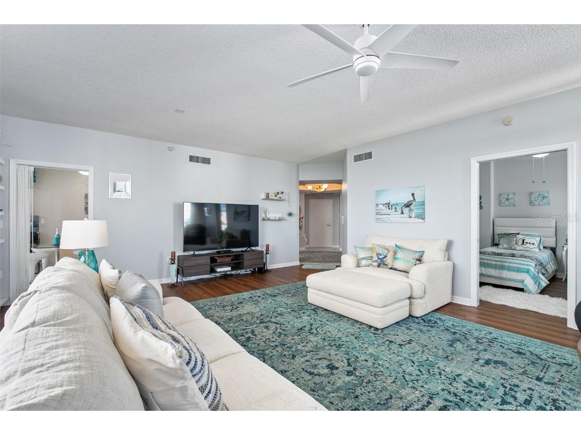 1800 Benjamin Franklin Drive #B1007 Sarasota FL 34236 - GULF OF AMERICA A4674505 image6