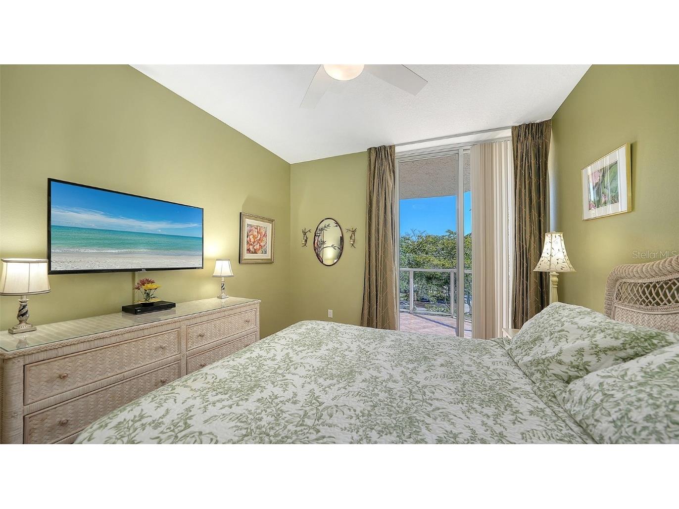 1800 Benjamin Franklin Drive #B207 Sarasota FL 34236 - GULF OF MEXICO A4666804 image21