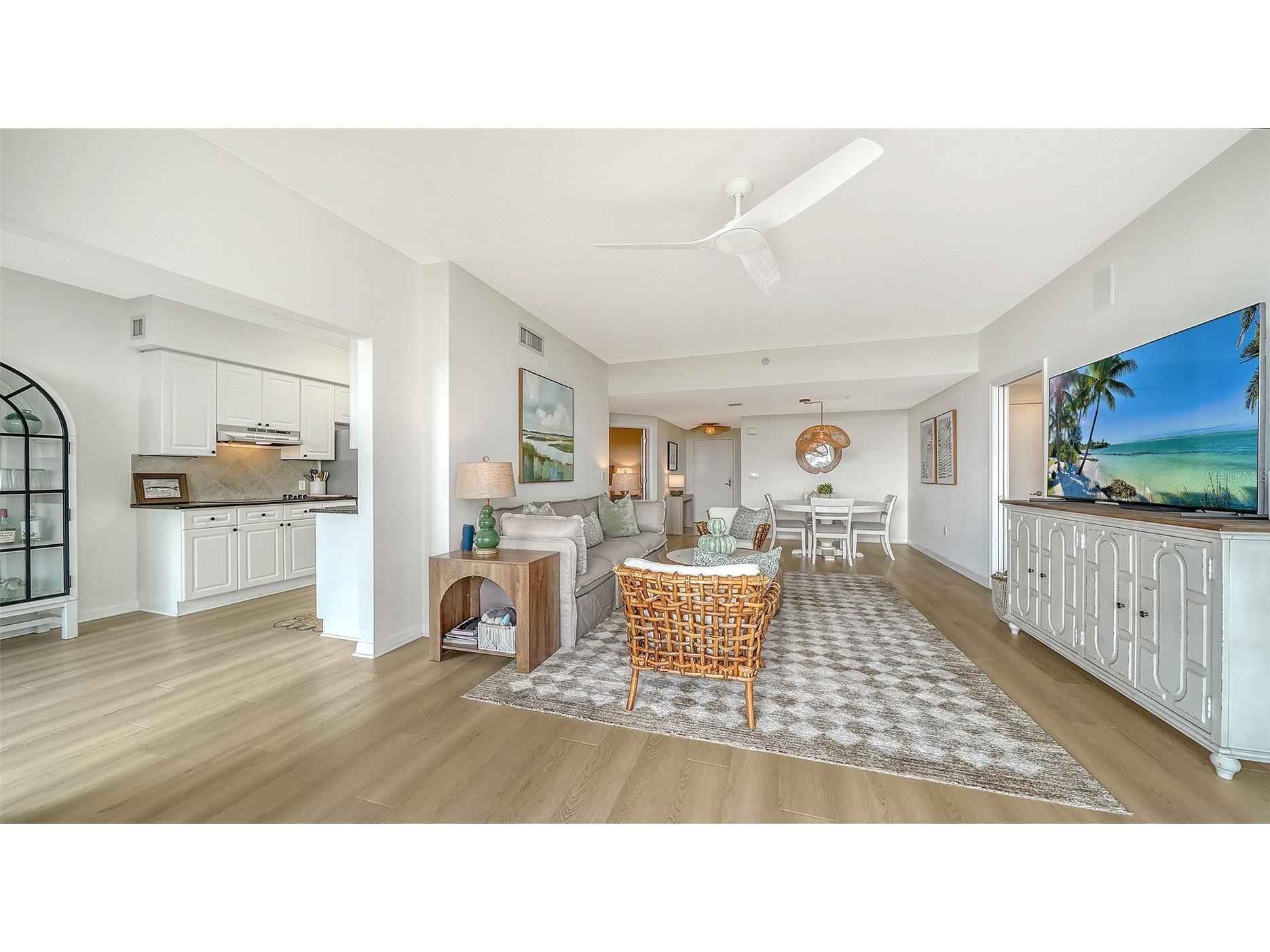 1800 Benjamin Franklin Drive #B308 Sarasota FL 34236 A4689391 image15
