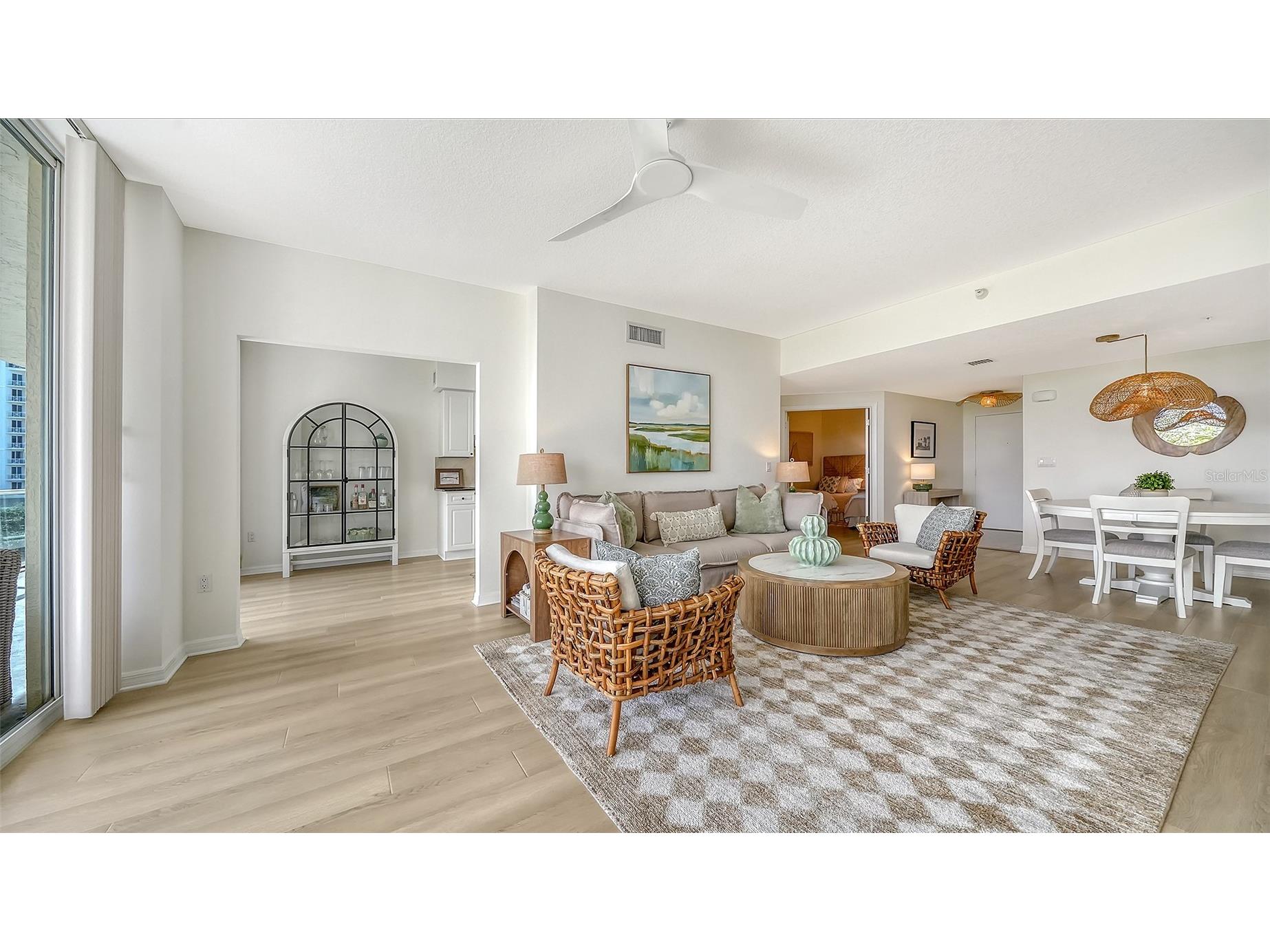 1800 Benjamin Franklin Drive #B308 Sarasota FL 34236 A4689391 image17