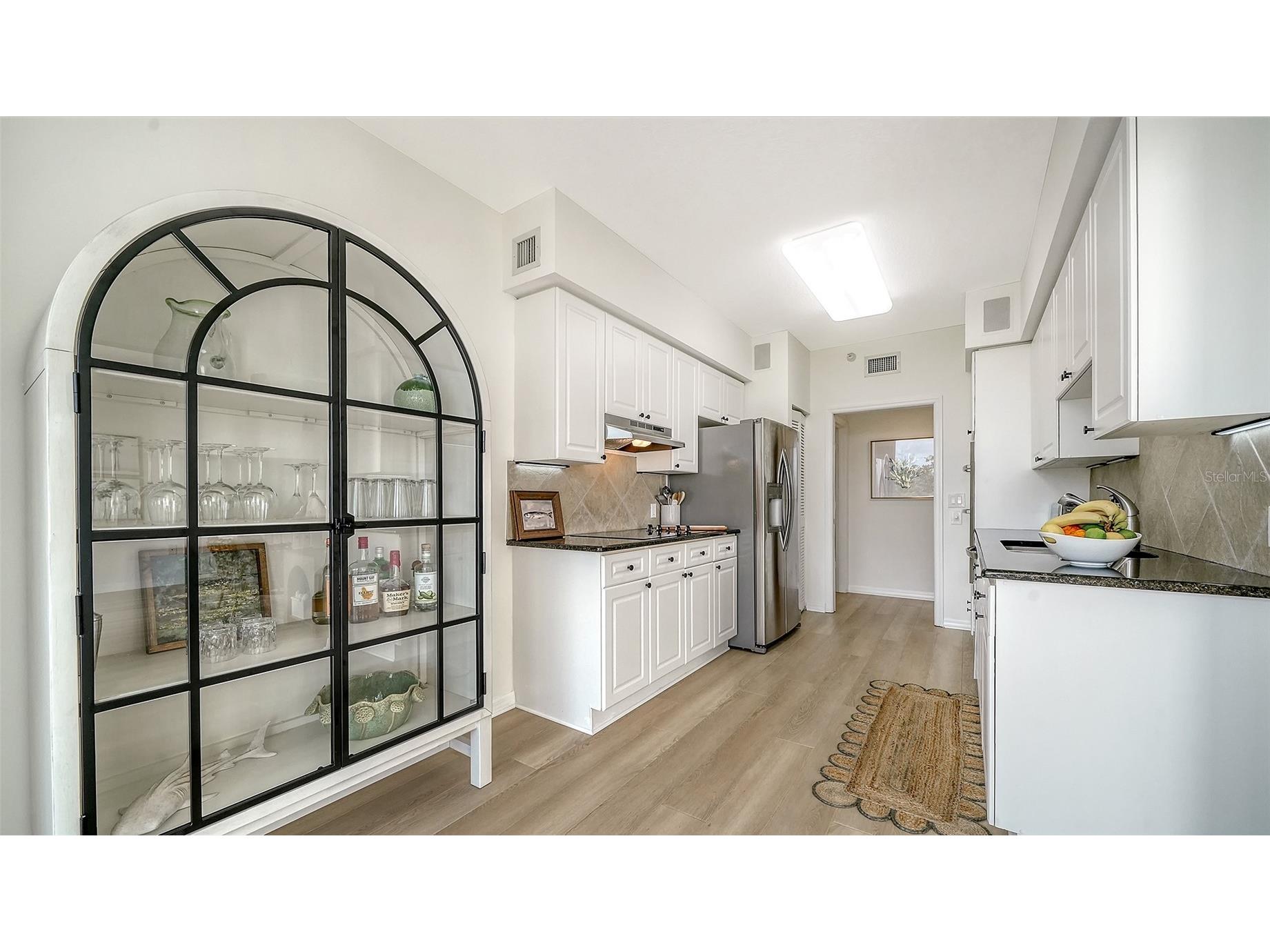 1800 Benjamin Franklin Drive #B308 Sarasota FL 34236 A4689391 image19