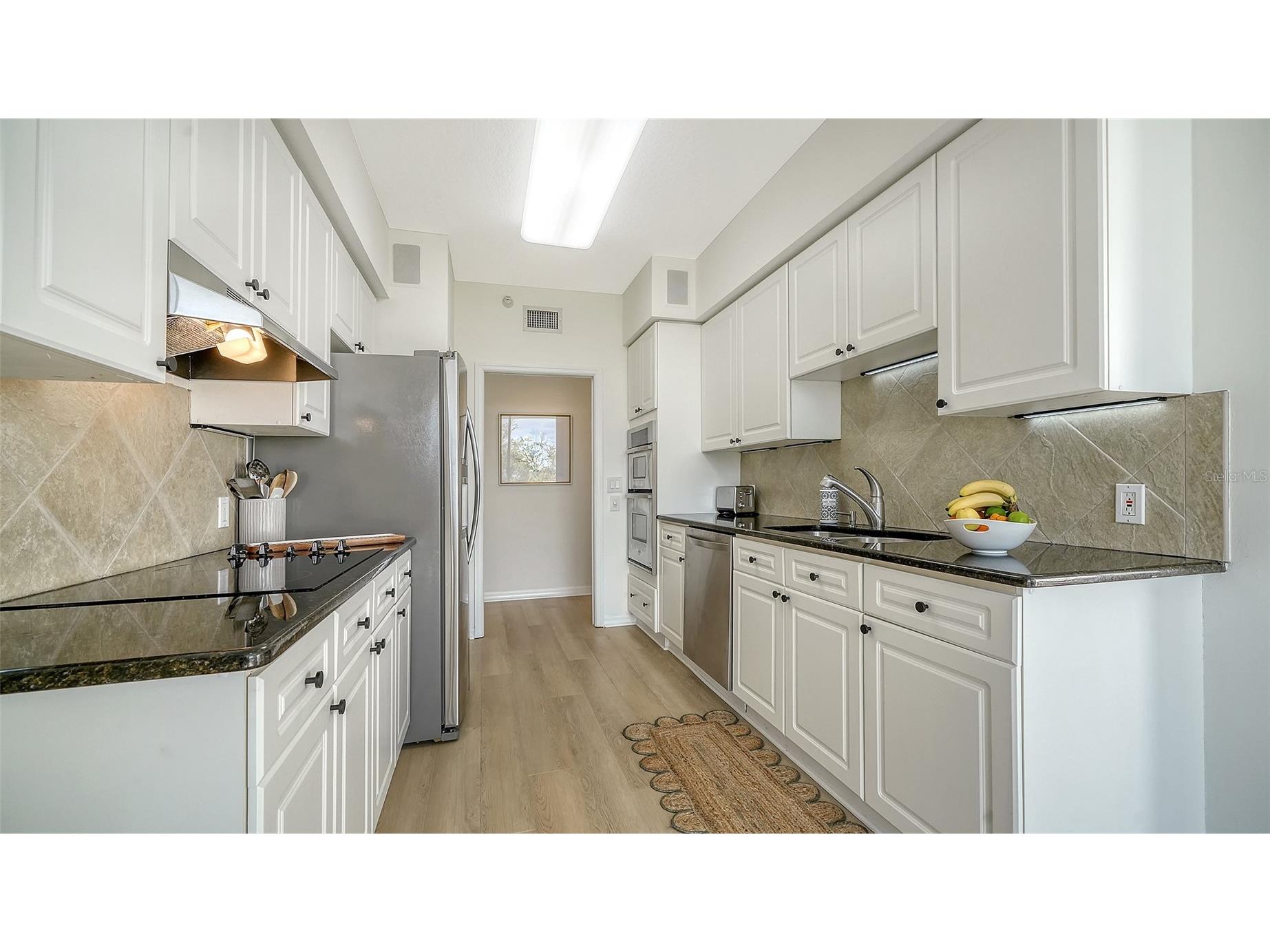1800 Benjamin Franklin Drive #B308 Sarasota FL 34236 A4689391 image20