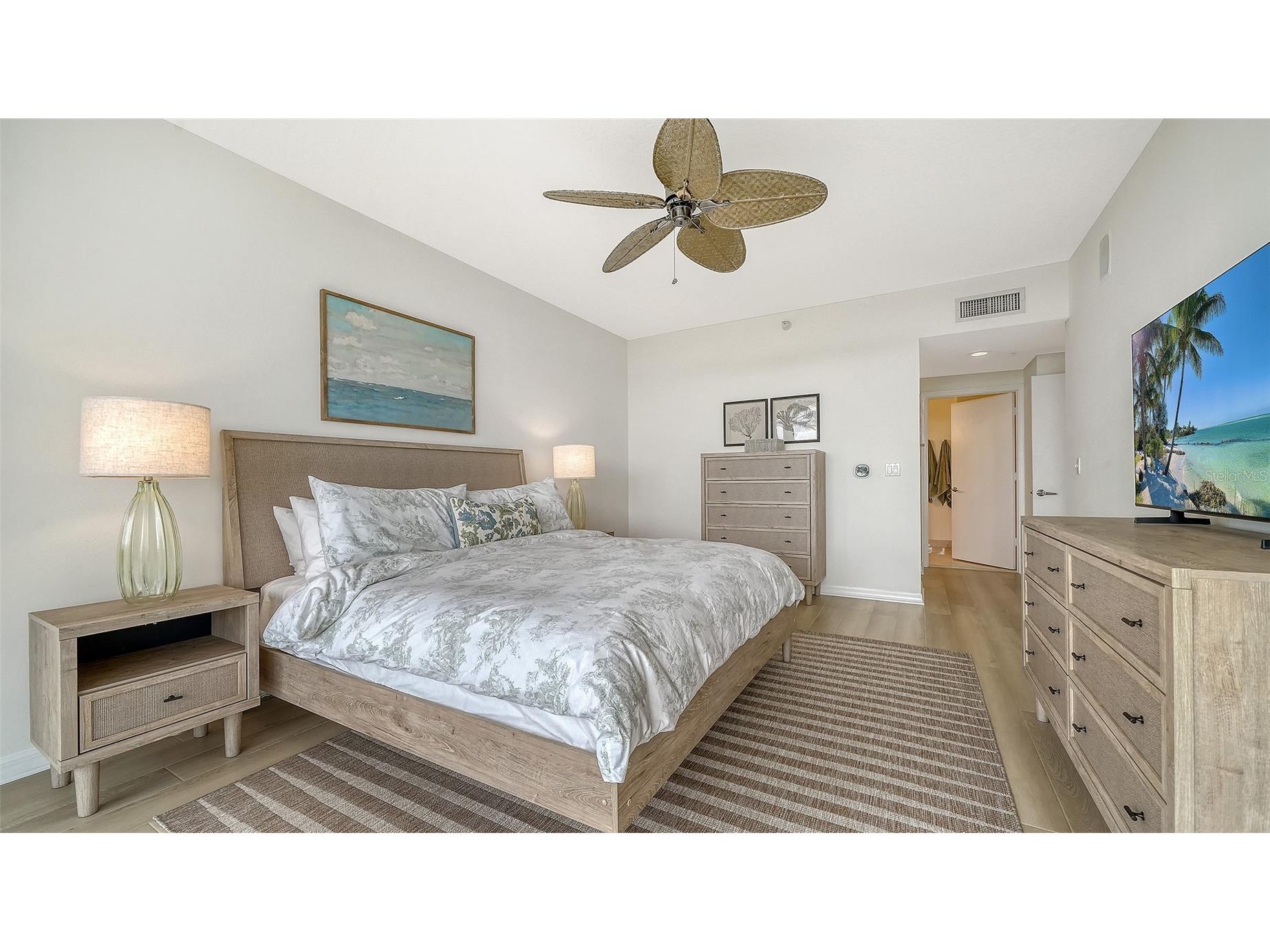 1800 Benjamin Franklin Drive #B308 Sarasota FL 34236 A4689391 image24