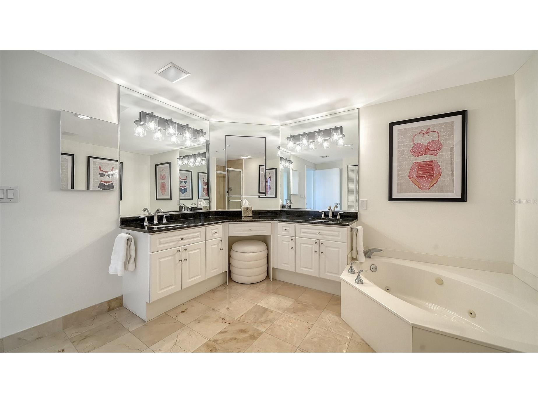 1800 Benjamin Franklin Drive #B308 Sarasota FL 34236 A4689391 image27