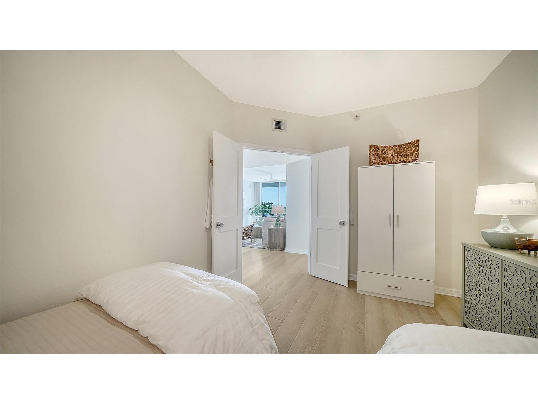 1800 Benjamin Franklin Drive #B308 Sarasota FL 34236 A4689391 image29