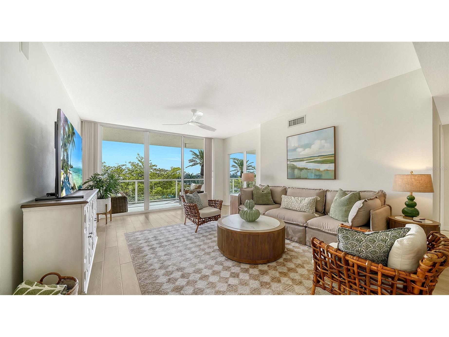 1800 Benjamin Franklin Drive #B308 Sarasota FL 34236 A4689391 image5