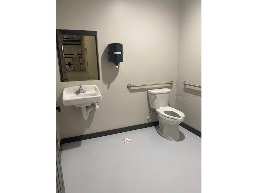 1800 Corporate Center Lane #B Plant City FL 33563 TB8508580 image9