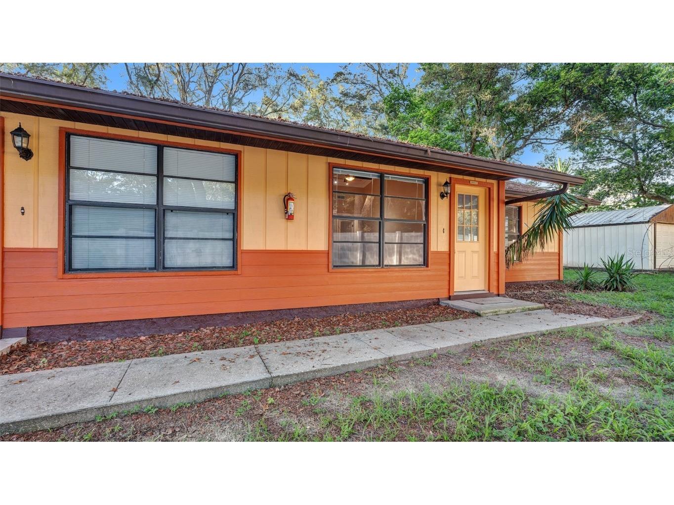 1800 Poinsettia Avenue #B Tarpon Springs FL 34689 TB8413620 image1