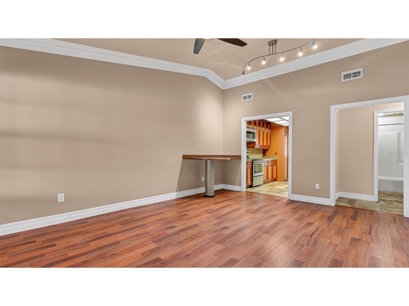 1800 Poinsettia Avenue #B Tarpon Springs FL 34689 TB8413620 image3