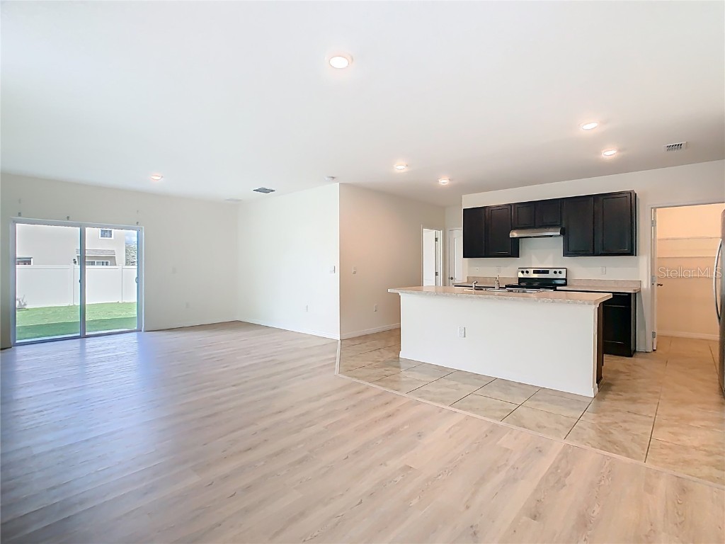 1800 Post Oak Drive Davenport FL 33837 TB8420655 image8