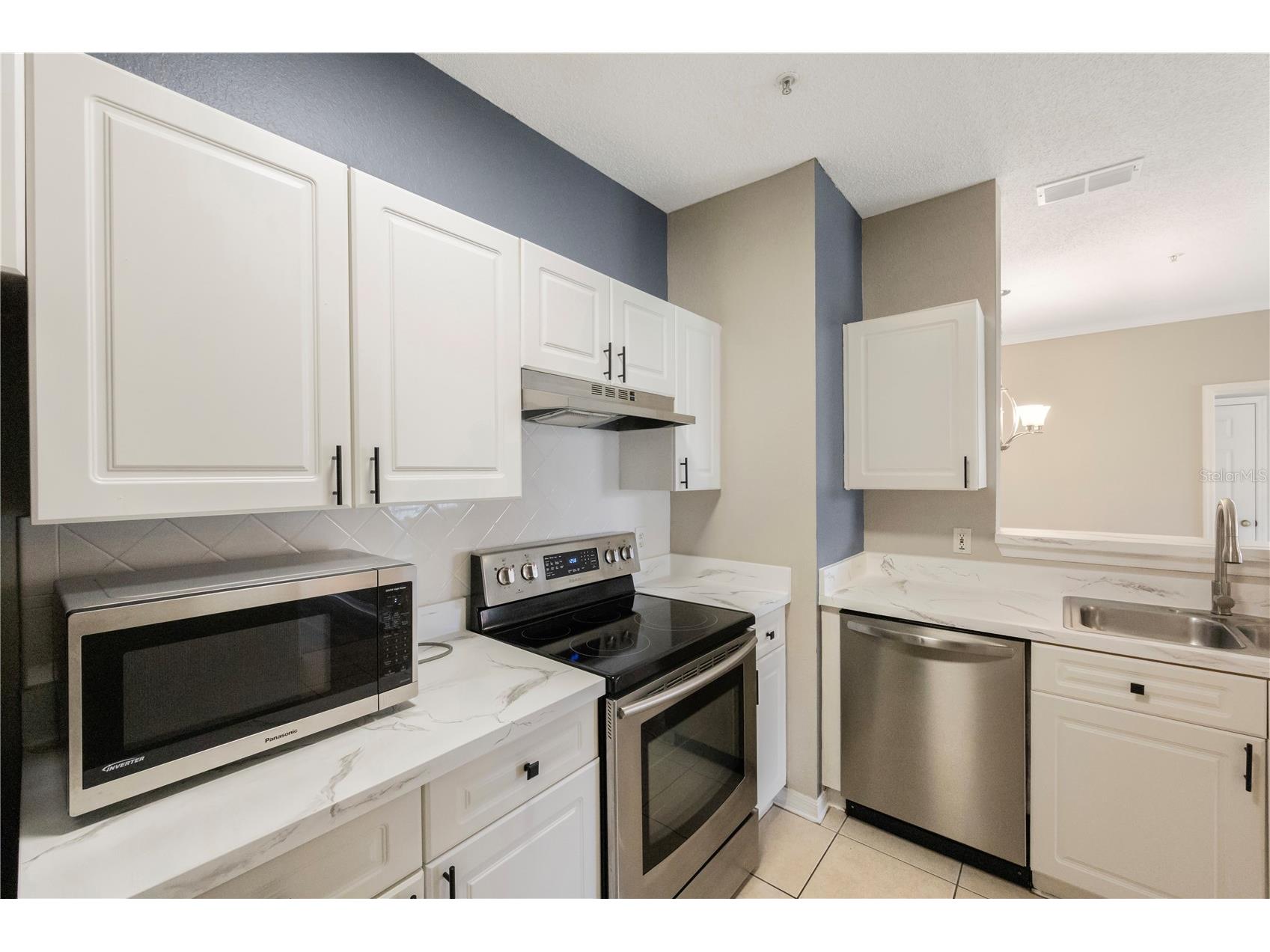 18001 Richmond Place Drive #1010 Tampa FL 33647 TB8501255 image2