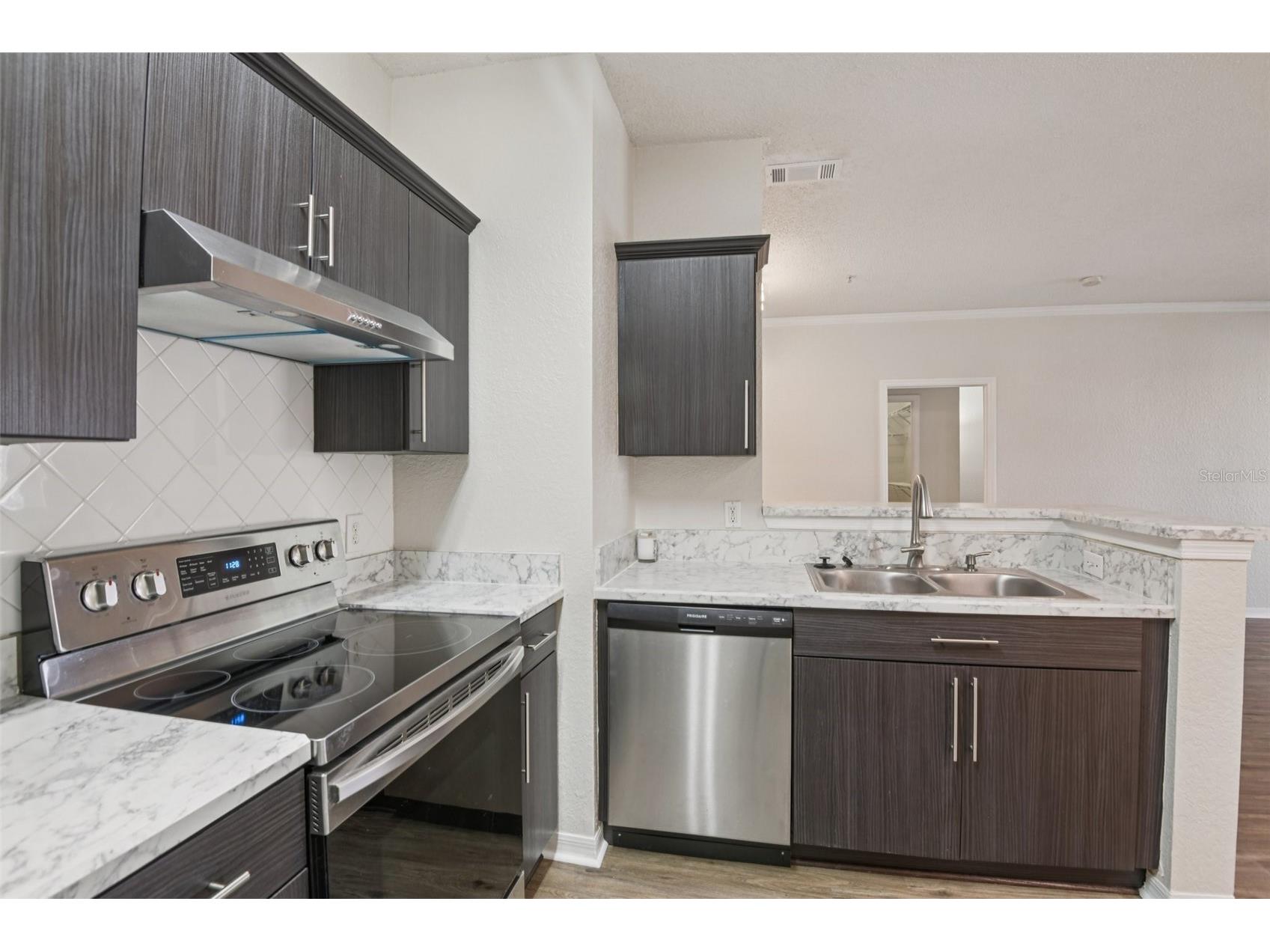 18001 Richmond Place Drive #1213 Tampa FL 33647 TB8466997 image11