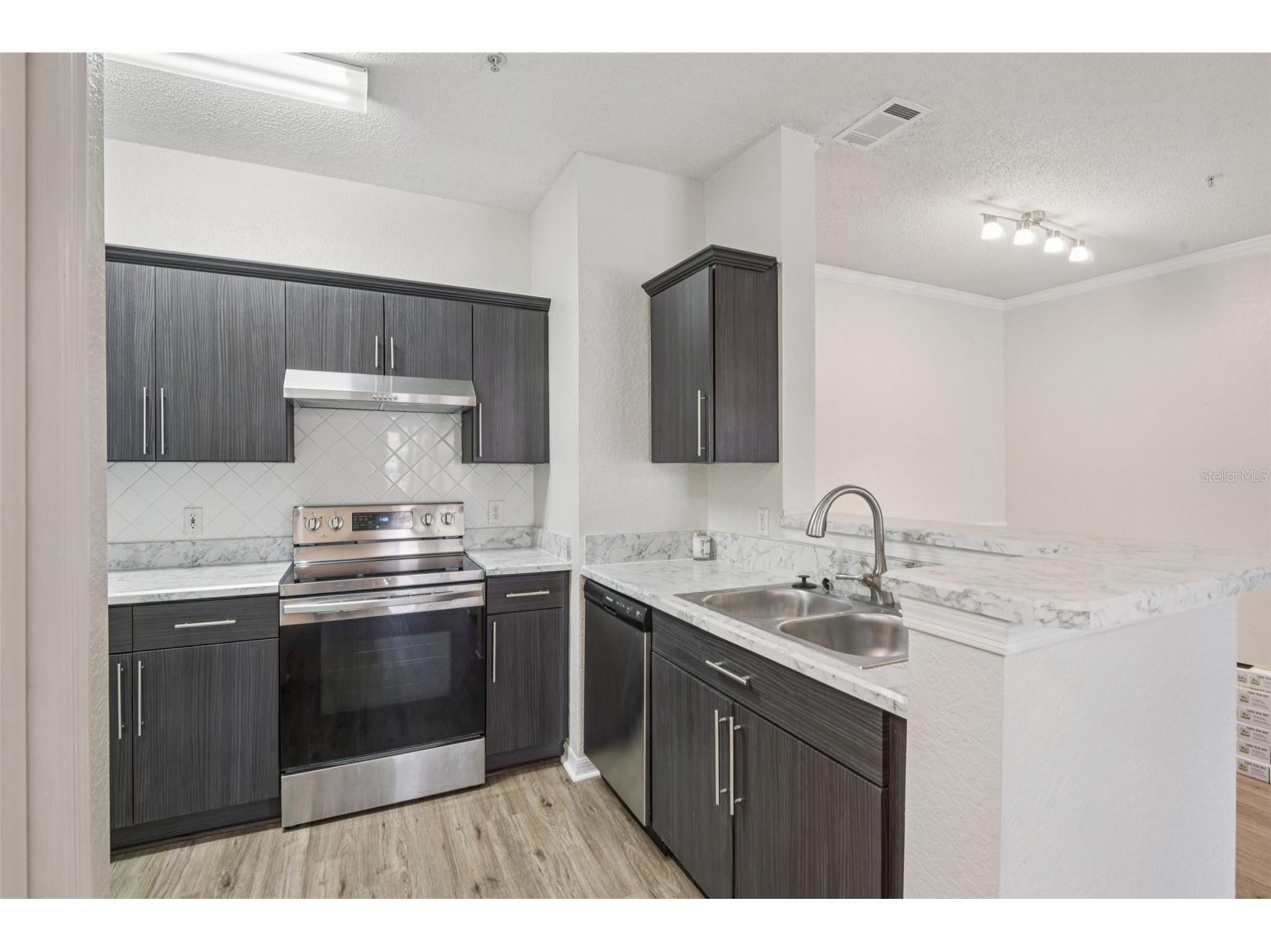 18001 Richmond Place Drive #1213 Tampa FL 33647 TB8466997 image12