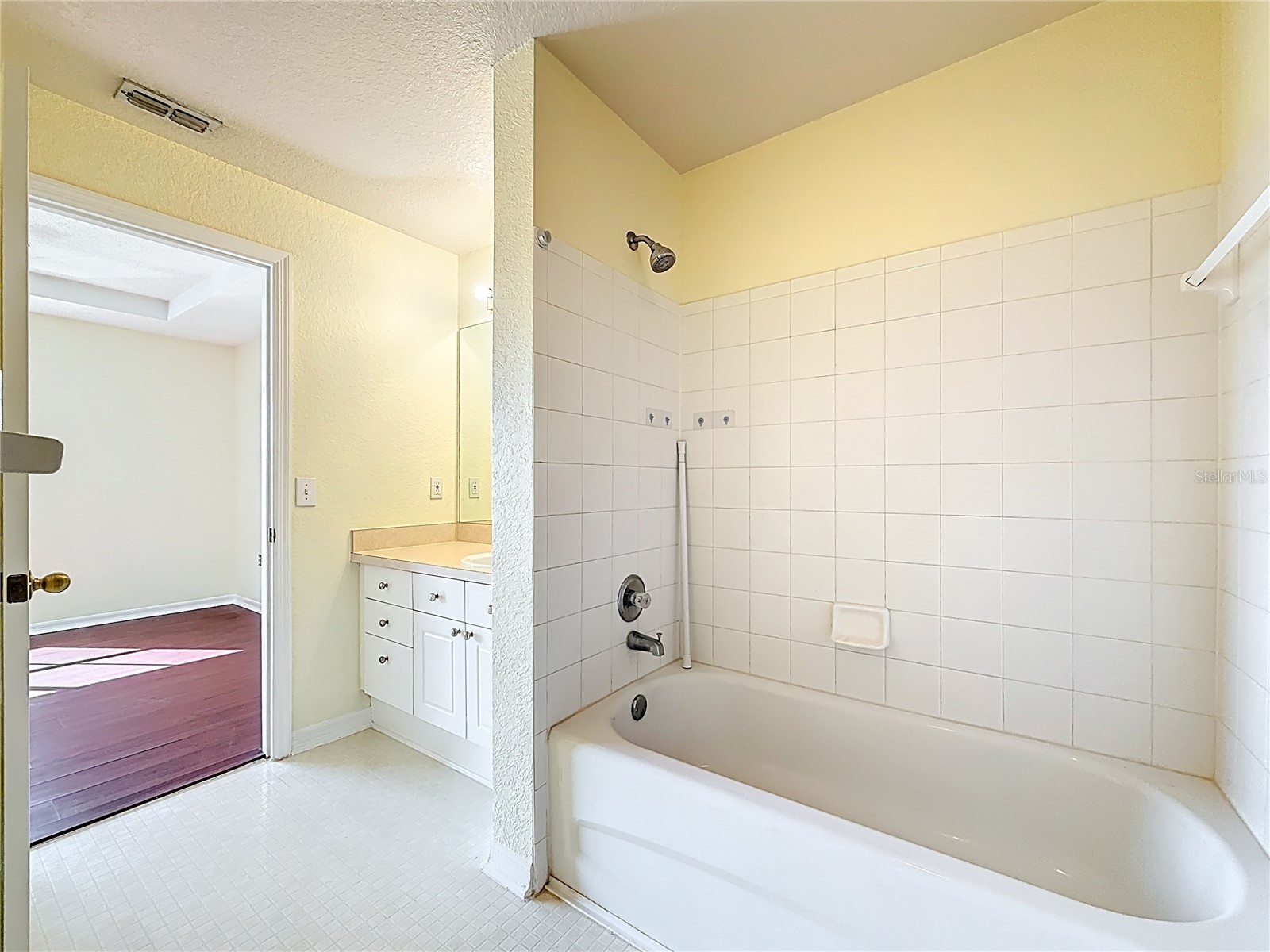 18001 Richmond Place Drive #1233 Tampa FL 33647 TB8479674 image18