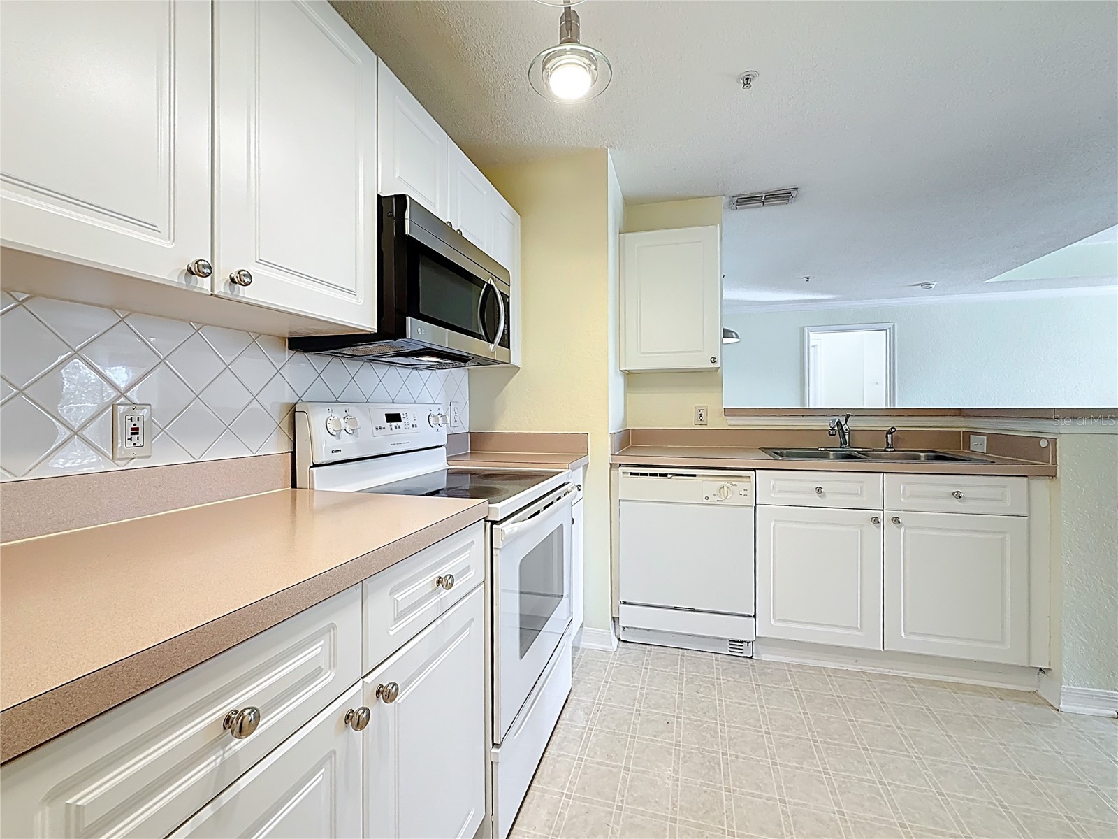 18001 Richmond Place Drive #1233 Tampa FL 33647 TB8479674 image7
